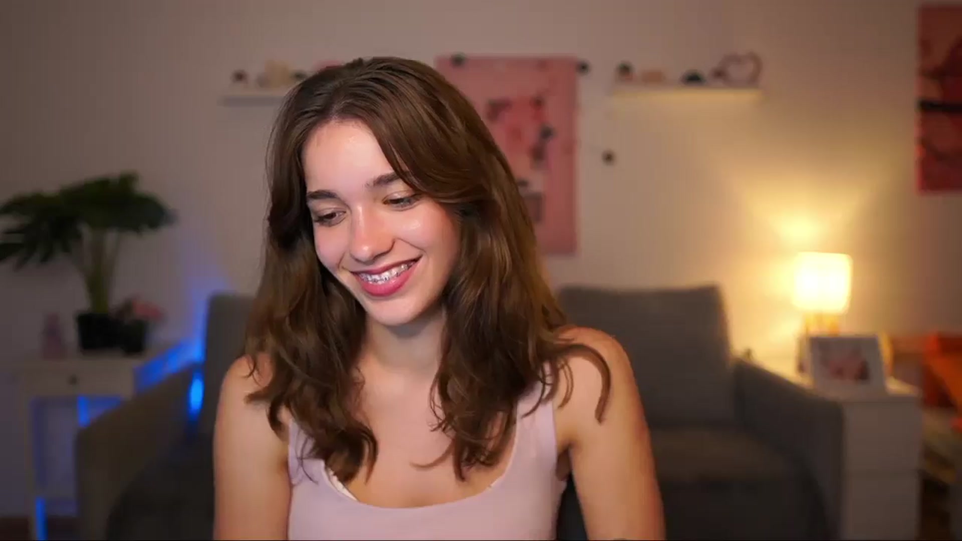 Gallery image thumbnail from Kissiecat's myfreecams stream on, 09/24/2025, 20:34 image 12 of 20