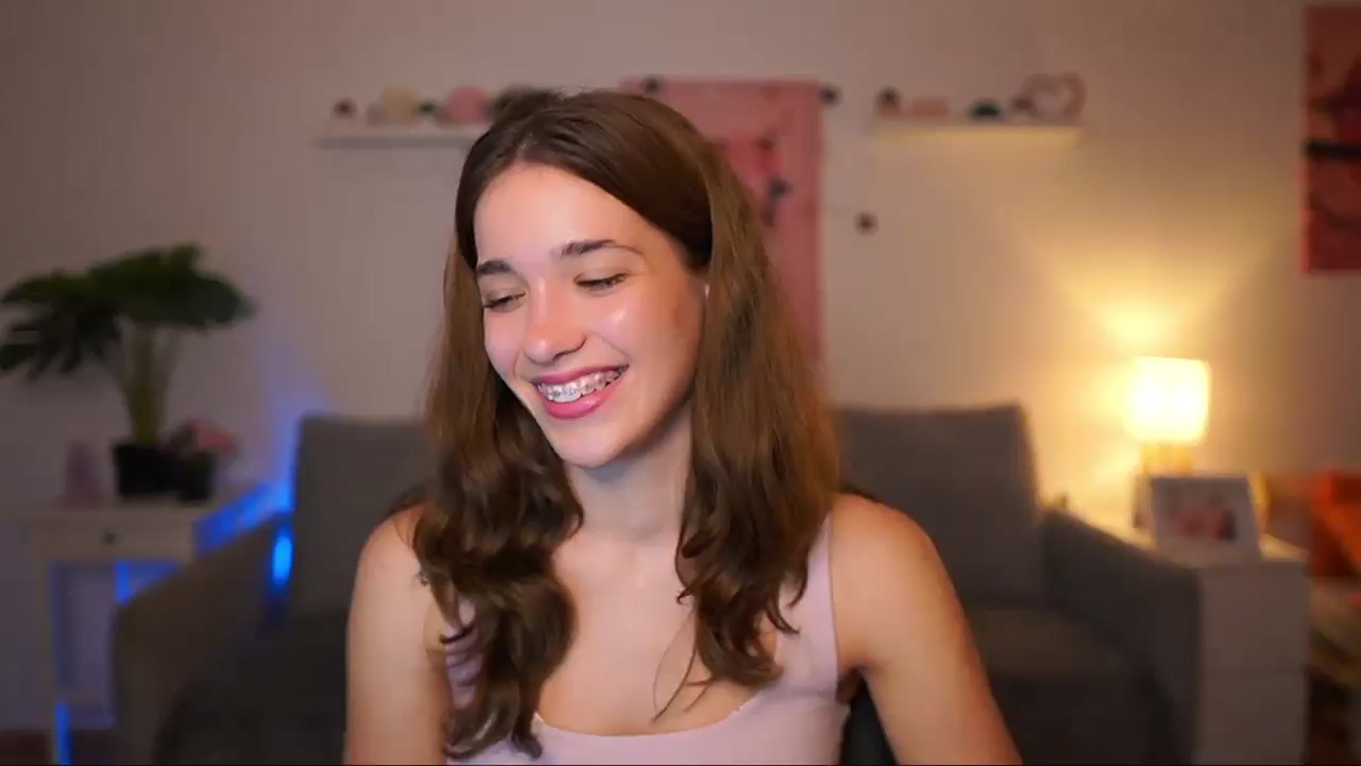 Gallery image thumbnail from Kissiecat's myfreecams stream on, 09/24/2025, 20:34 image 1 of 20