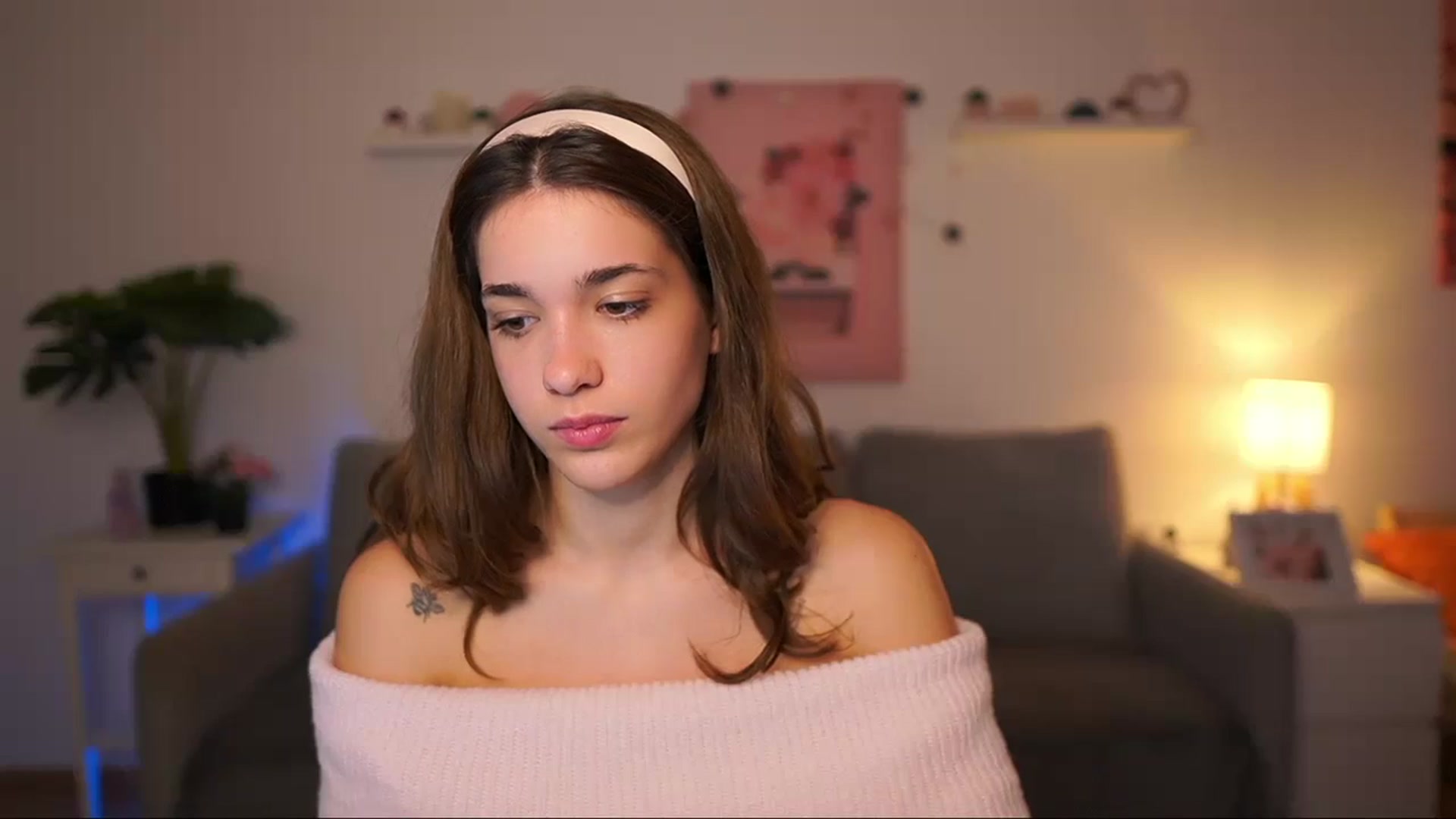 Gallery image thumbnail from Kissiecat's myfreecams stream on, 09/29/2025, 13:48 image 18 of 20