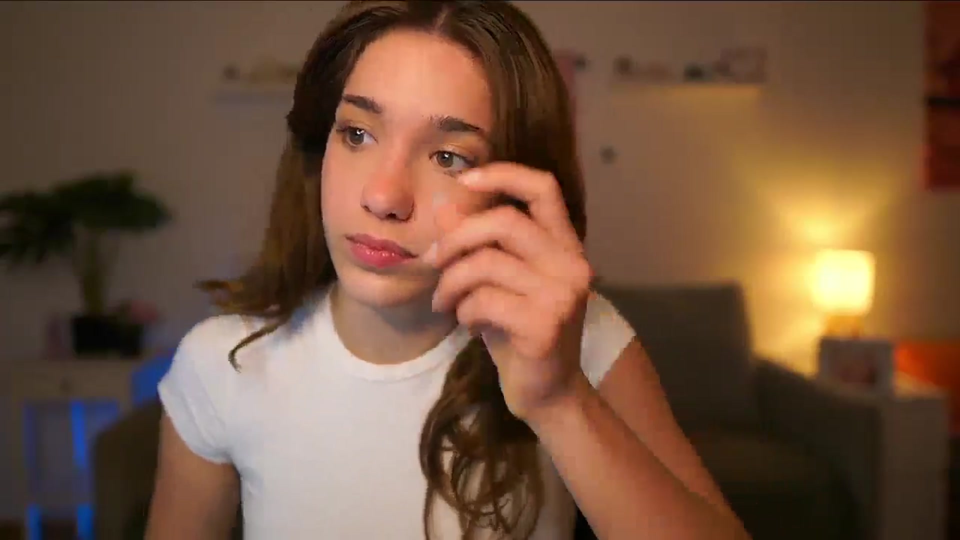 Gallery image thumbnail from Kissiecat's myfreecams stream on, 09/30/2025, 13:48 image 11 of 20