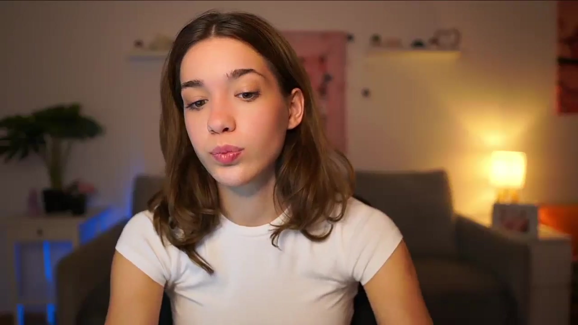 Gallery image thumbnail from Kissiecat's myfreecams stream on, 09/30/2025, 13:48 image 18 of 20