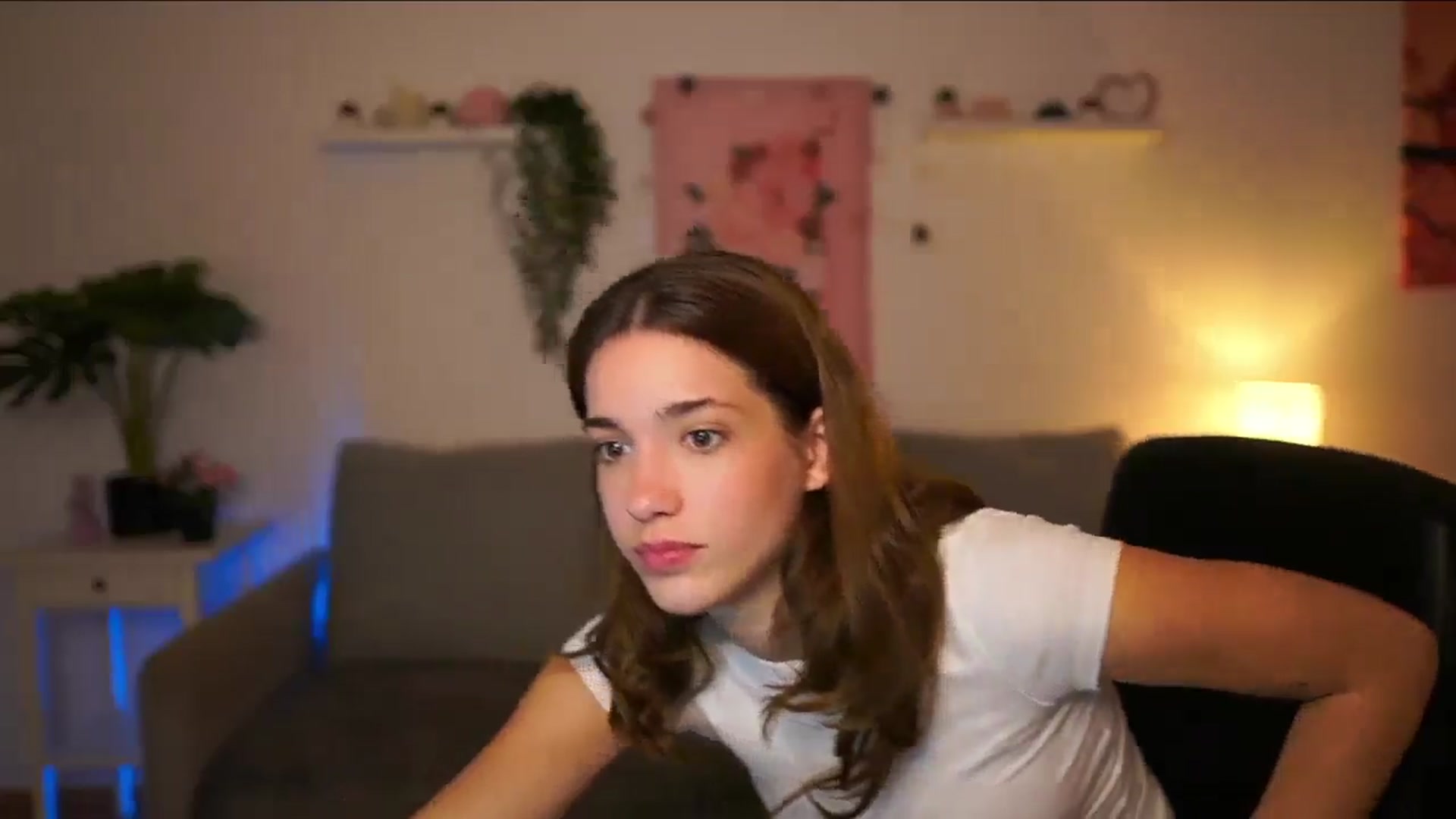 Gallery image thumbnail from Kissiecat's myfreecams stream on, 09/30/2025, 13:48 image 19 of 20