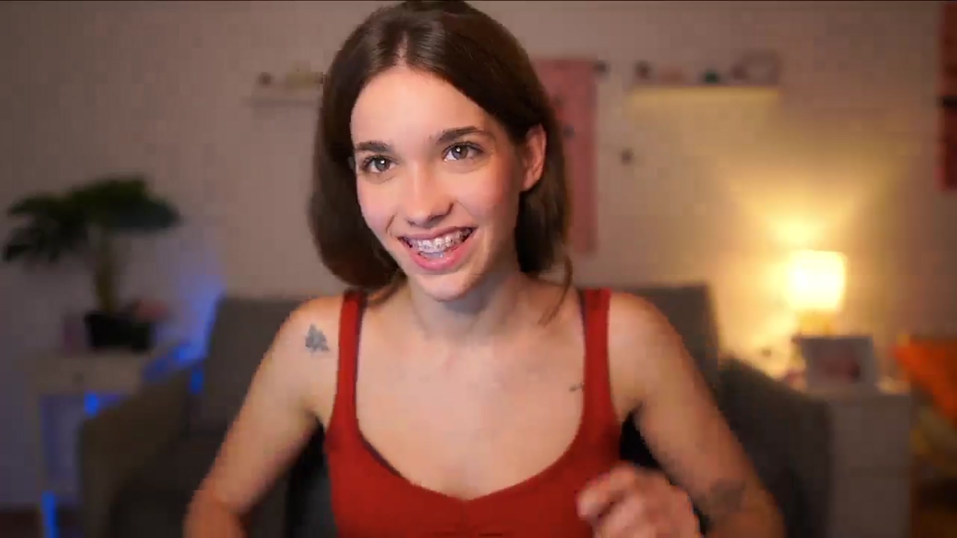 Gallery image thumbnail from Kissiecat's myfreecams stream on, 10/01/2025, 19:40 image 16 of 20