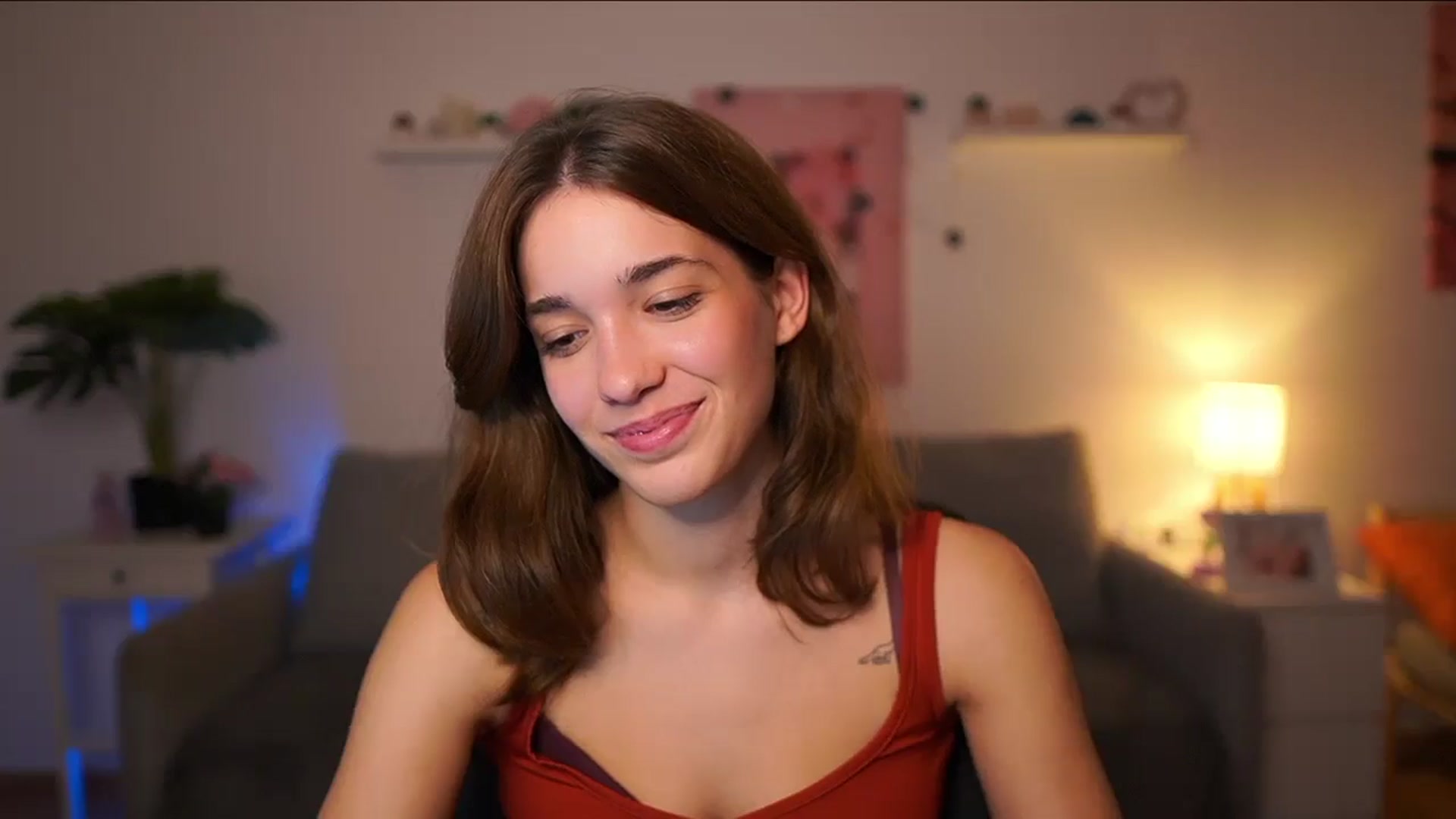 Gallery image thumbnail from Kissiecat's myfreecams stream on, 10/01/2025, 19:40 image 3 of 20