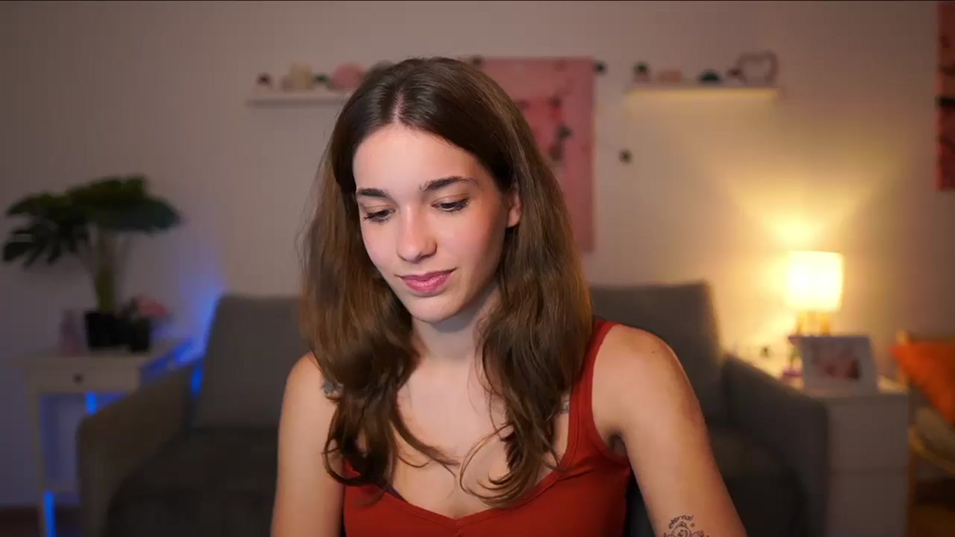 Gallery image thumbnail from Kissiecat's myfreecams stream on, 10/01/2025, 19:40 image 10 of 20