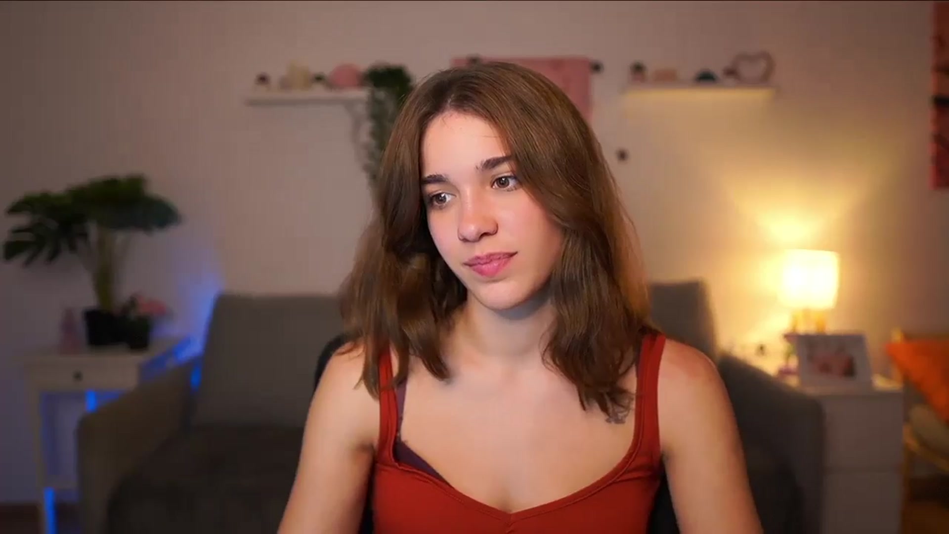 Gallery image thumbnail from Kissiecat's myfreecams stream on, 10/01/2025, 22:22 image 13 of 20