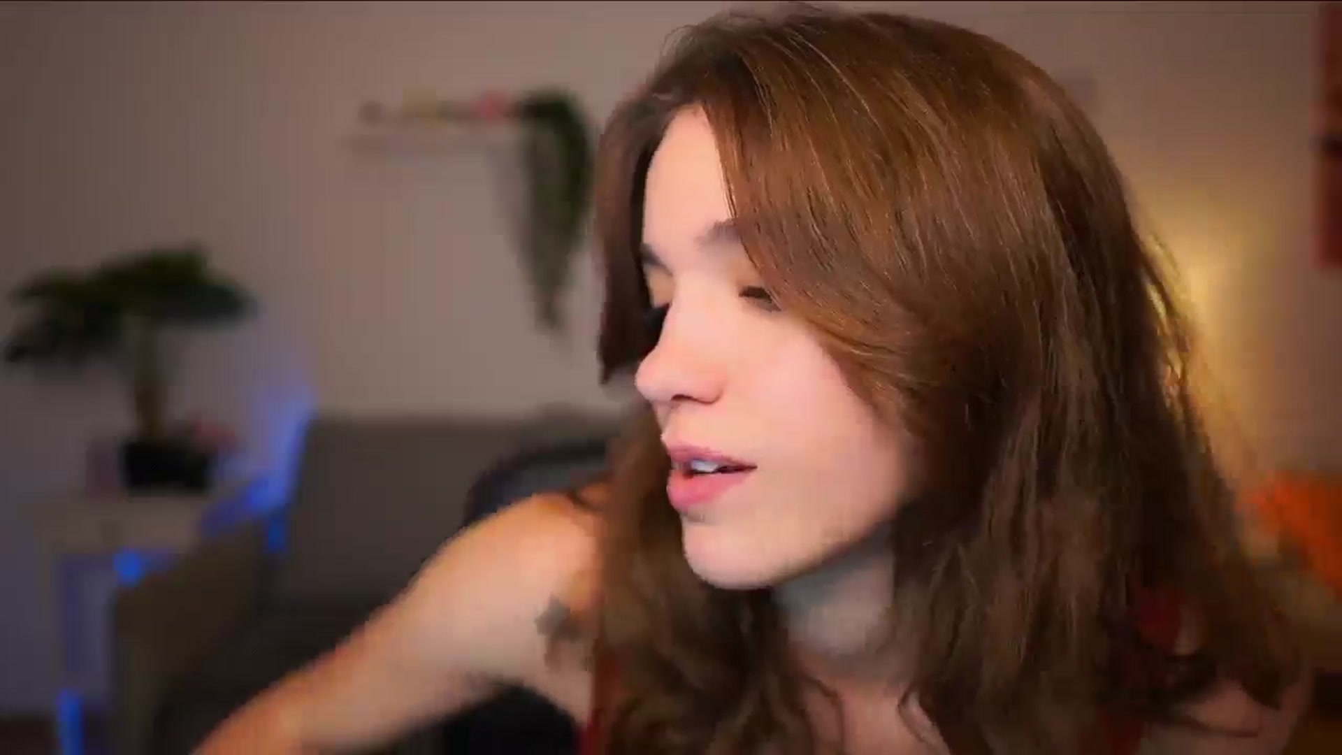 Gallery image thumbnail from Kissiecat's myfreecams stream on, 10/01/2025, 22:22 image 14 of 20