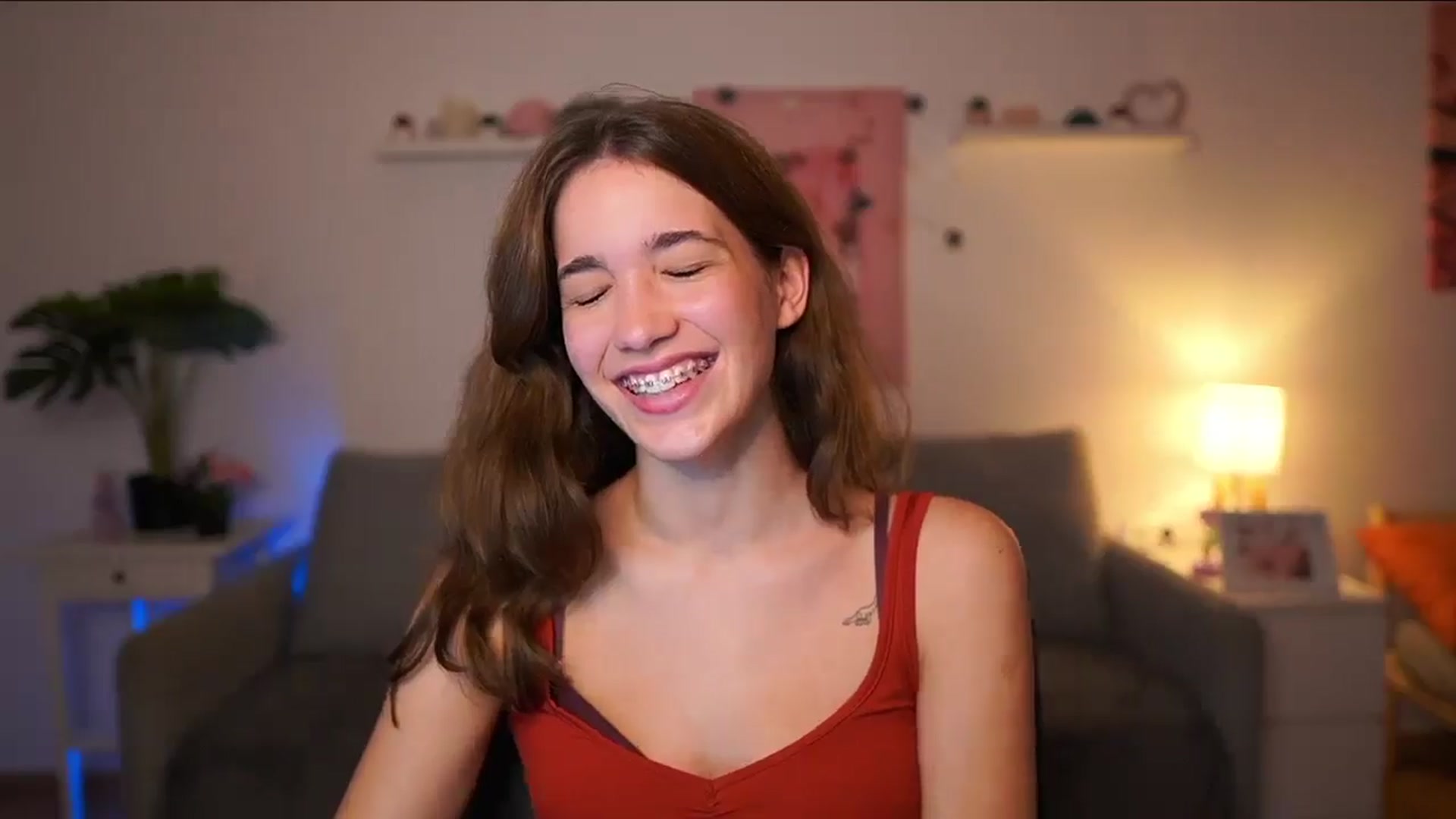 Gallery image thumbnail from Kissiecat's myfreecams stream on, 10/01/2025, 22:22 image 6 of 20