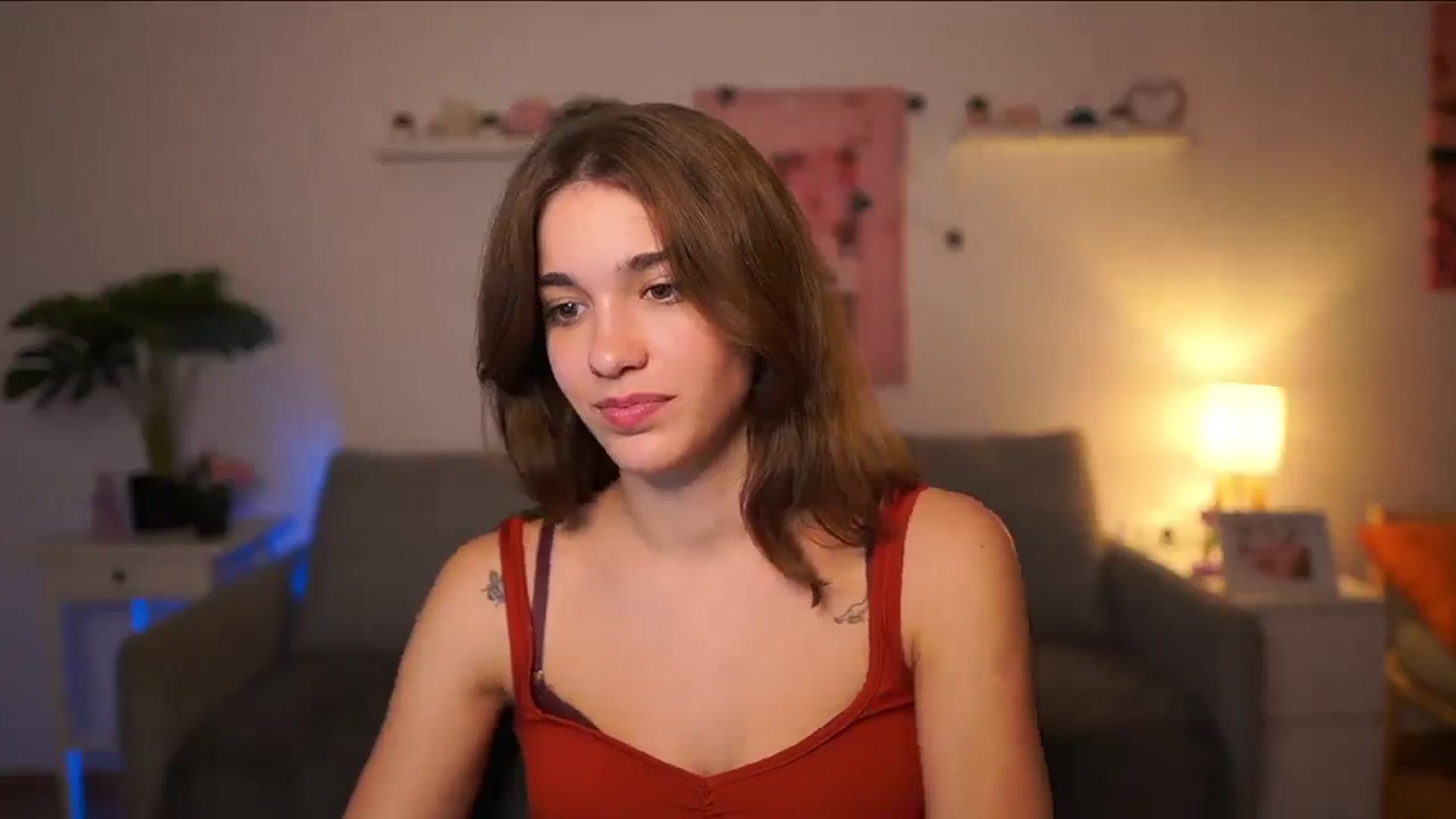 Gallery image thumbnail from Kissiecat's myfreecams stream on, 10/01/2025, 22:22 image 12 of 20