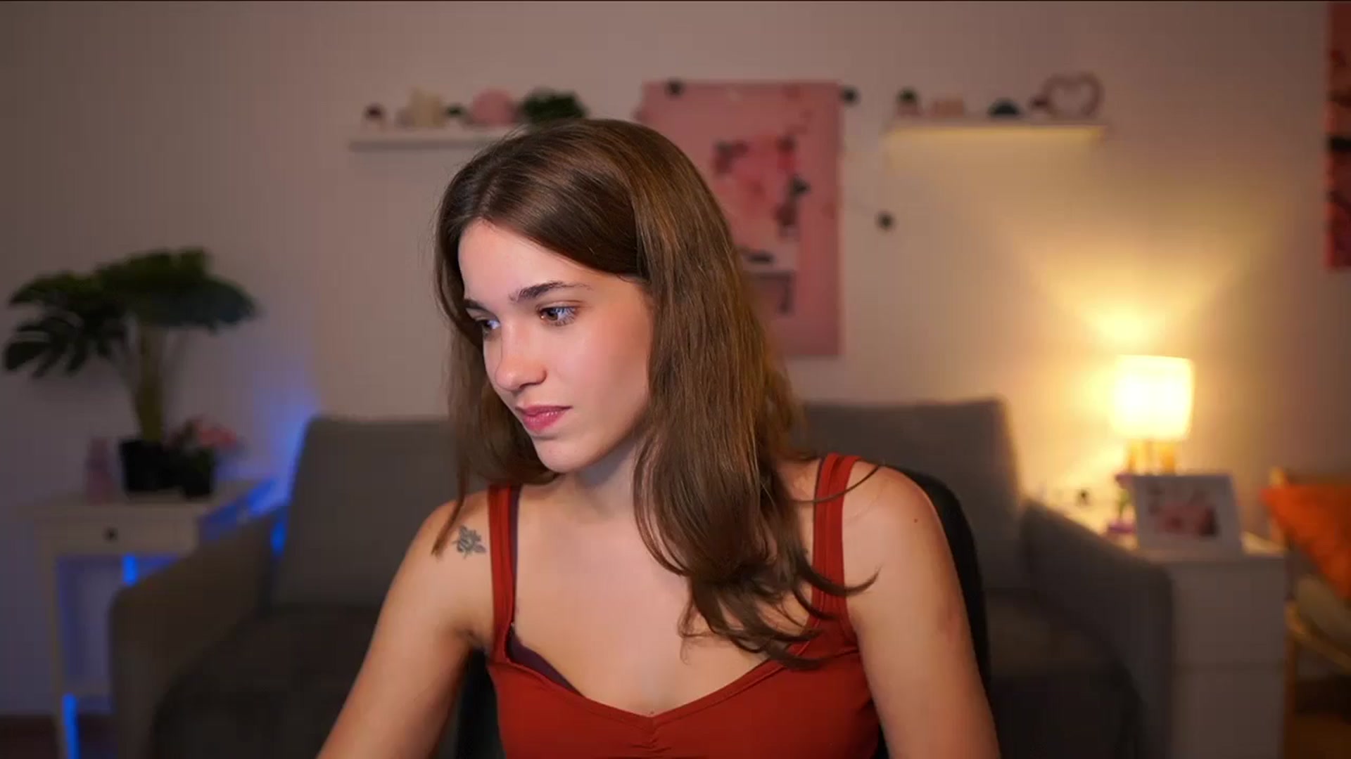 Gallery image thumbnail from Kissiecat's myfreecams stream on, 10/01/2025, 22:22 image 1 of 20