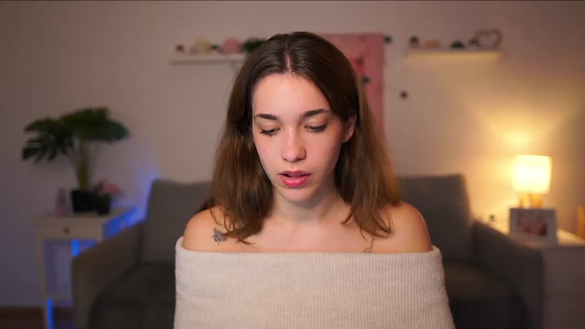 Gallery image thumbnail from Kissiecat's myfreecams stream on, 10/02/2025, 13:18 image 5 of 20