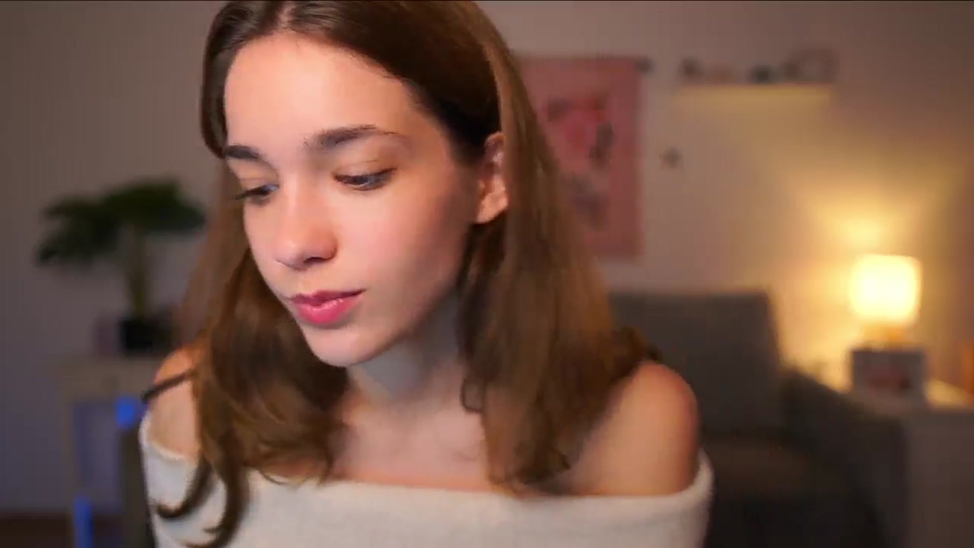 Gallery image thumbnail from Kissiecat's myfreecams stream on, 10/02/2025, 13:18 image 11 of 20