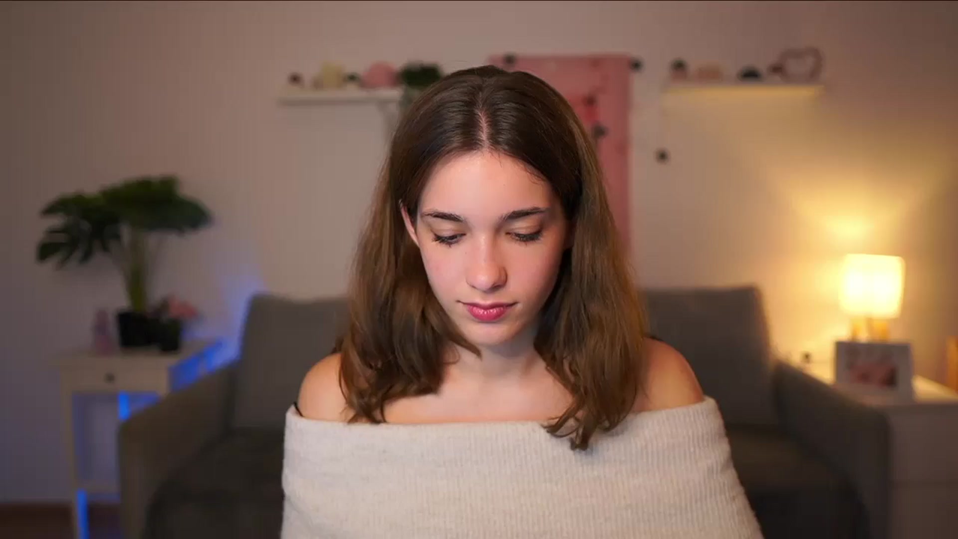 Gallery image thumbnail from Kissiecat's myfreecams stream on, 10/02/2025, 15:25 image 4 of 20