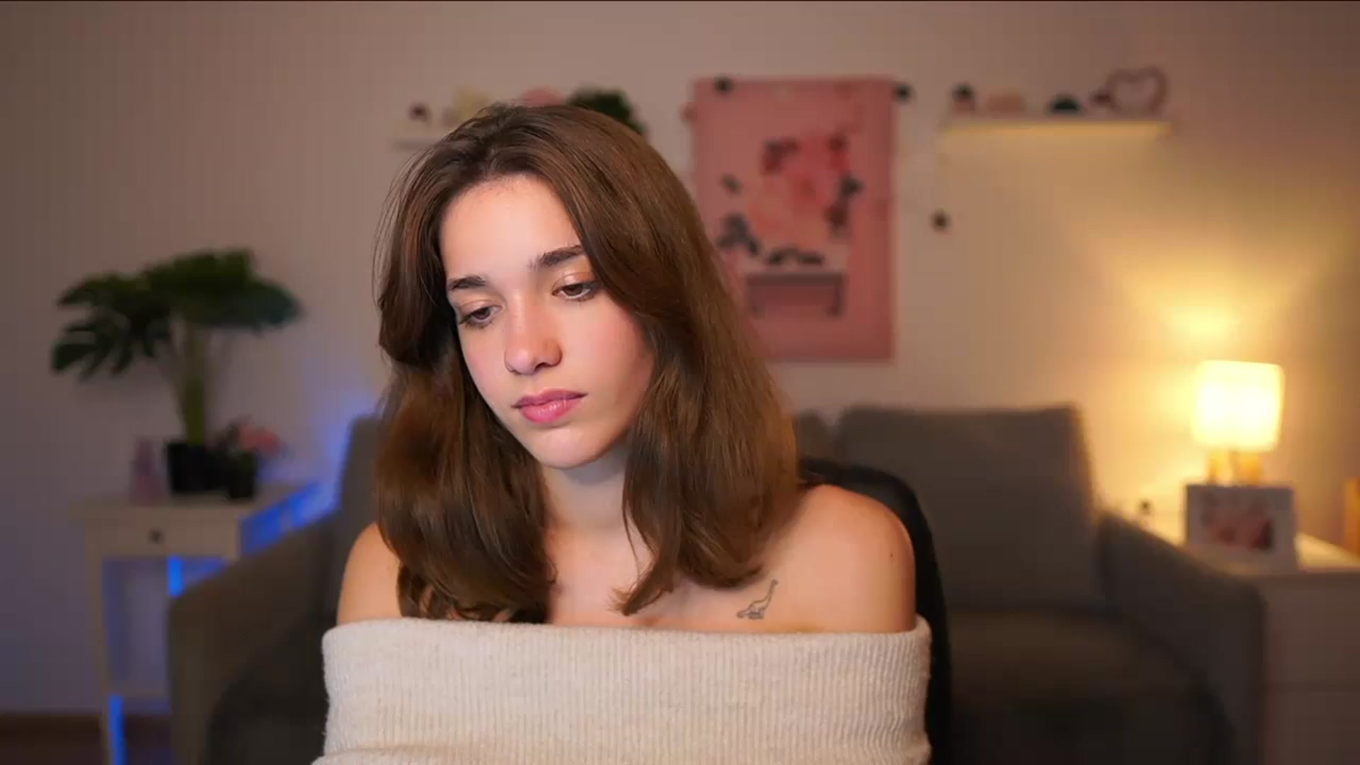 Gallery image thumbnail from Kissiecat's myfreecams stream on, 10/02/2025, 16:58 image 8 of 20
