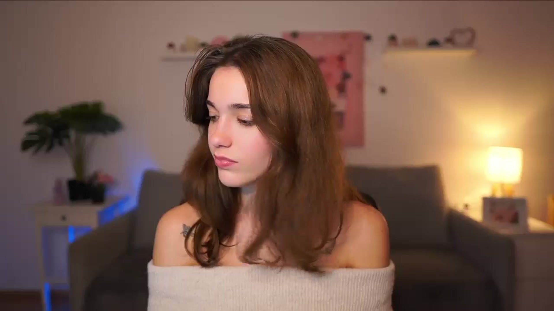 Gallery image thumbnail from Kissiecat's myfreecams stream on, 10/02/2025, 16:58 image 3 of 20