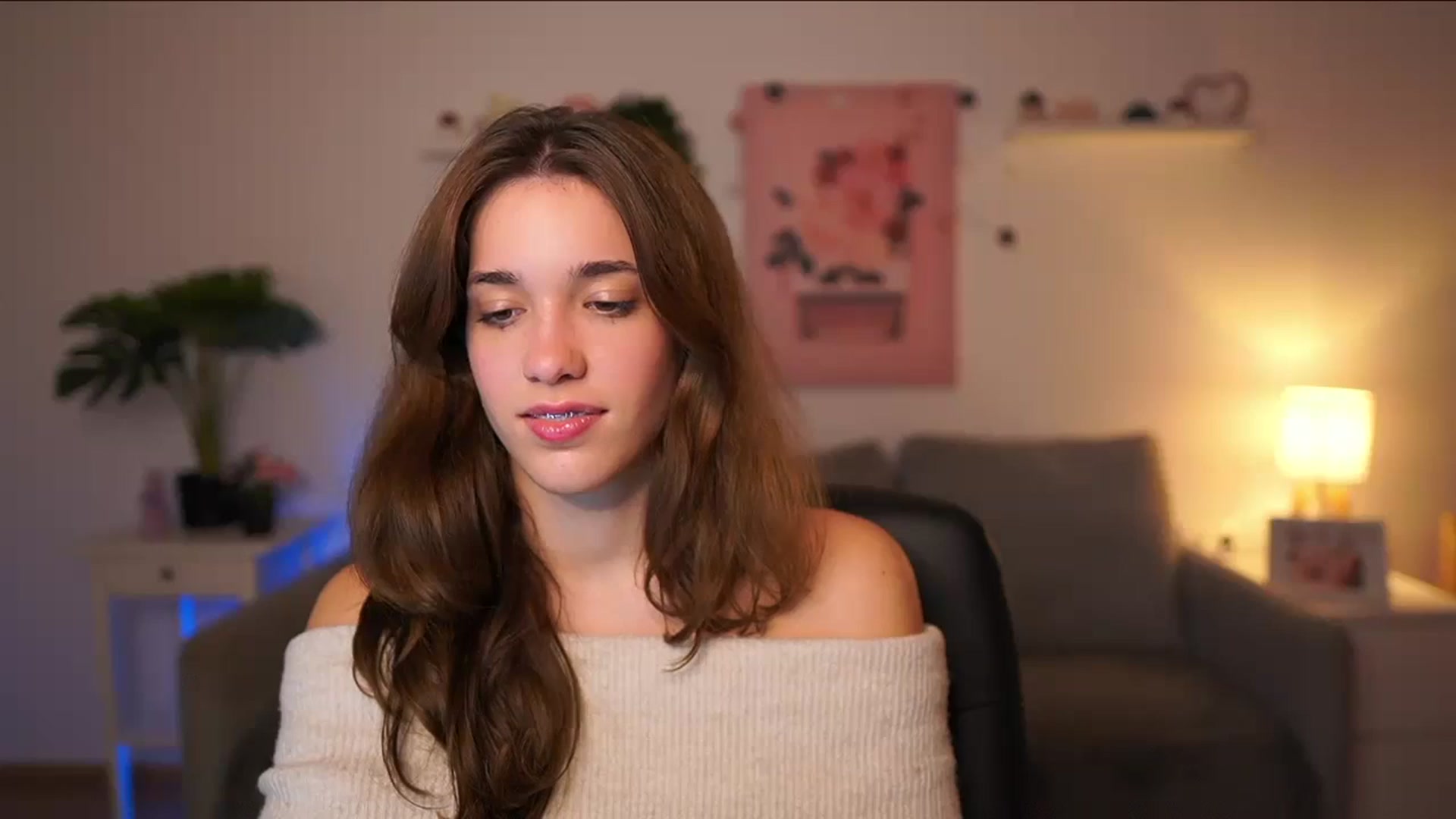 Gallery image thumbnail from Kissiecat's myfreecams stream on, 10/02/2025, 16:58 image 13 of 20