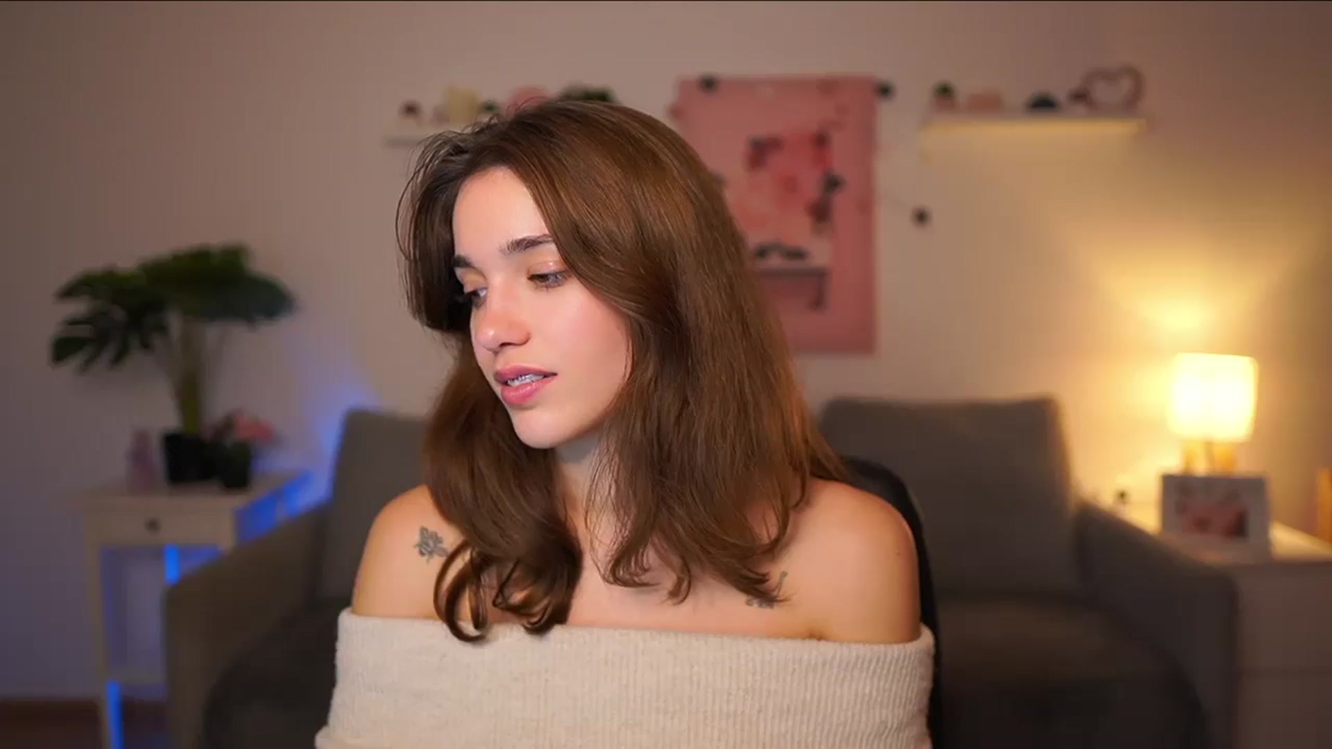 Gallery image thumbnail from Kissiecat's myfreecams stream on, 10/02/2025, 16:58 image 2 of 20
