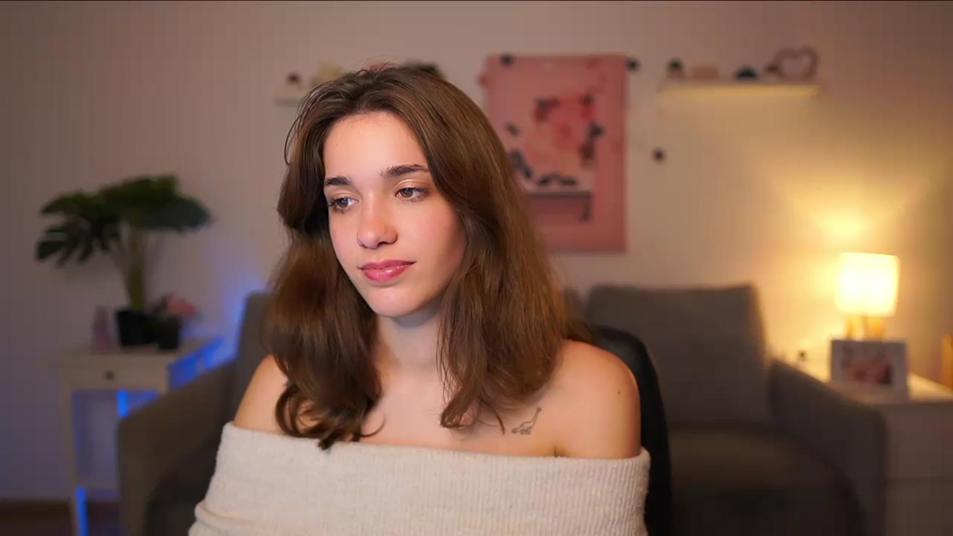 Gallery image thumbnail from Kissiecat's myfreecams stream on, 10/02/2025, 16:58 image 1 of 20