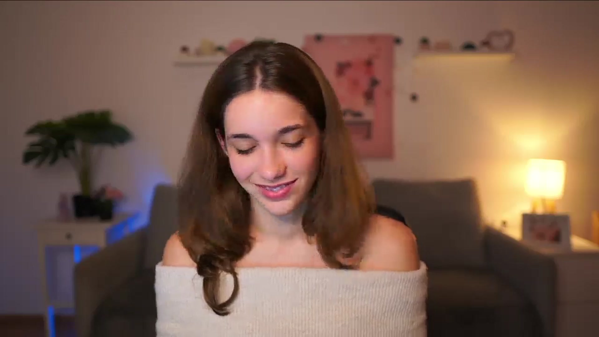 Gallery image thumbnail from Kissiecat's myfreecams stream on, 10/02/2025, 16:58 image 18 of 20