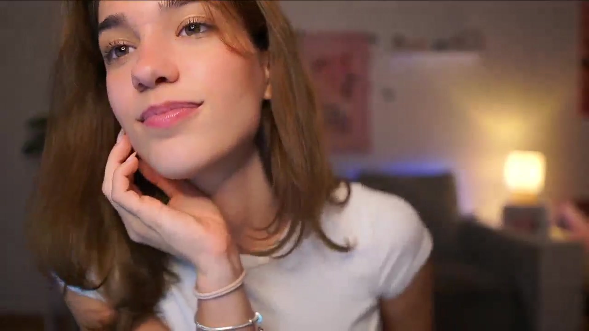 Gallery image thumbnail from Kissiecat's myfreecams stream on, 10/06/2025, 16:54 image 15 of 20