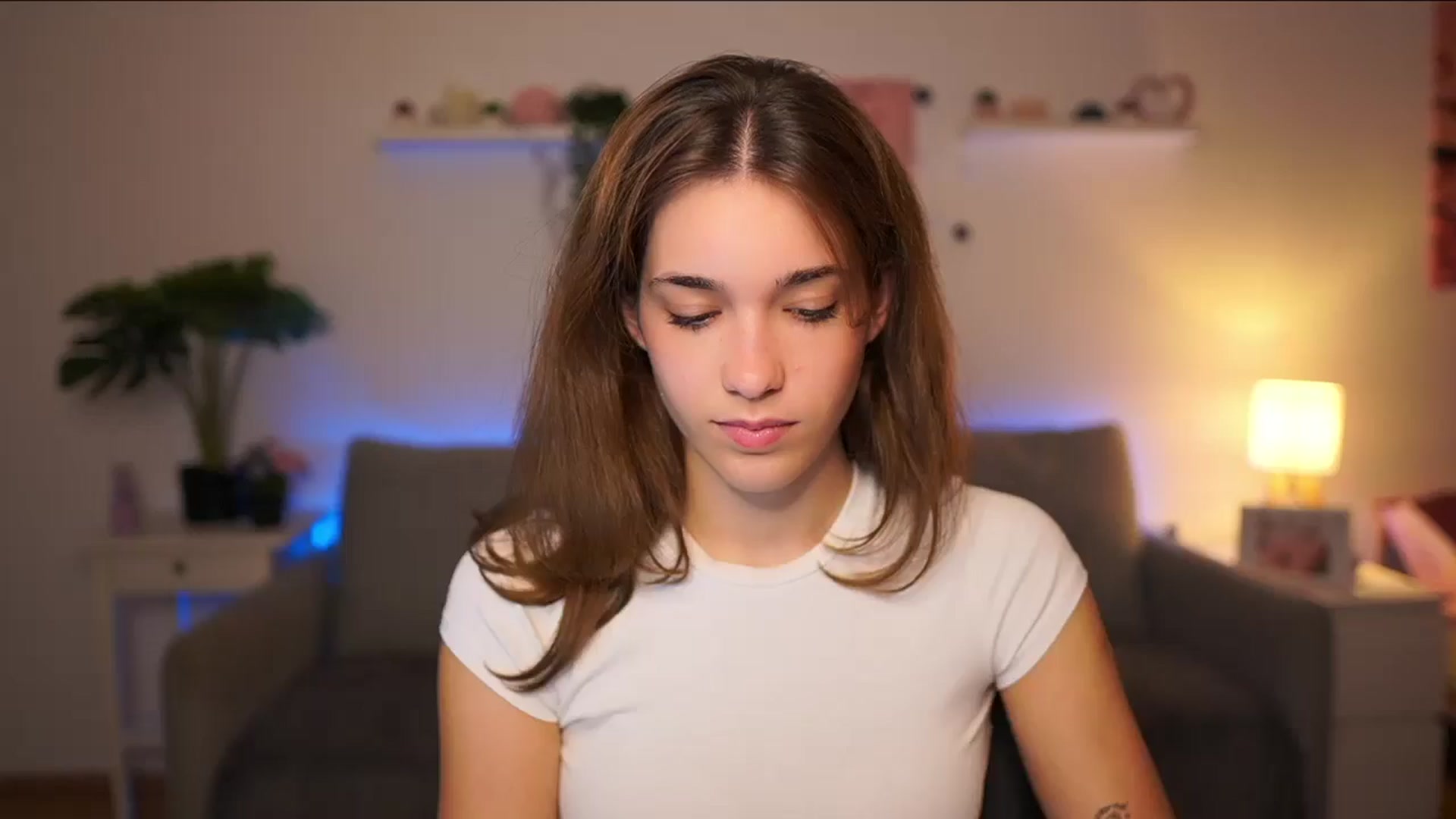 Gallery image thumbnail from Kissiecat's myfreecams stream on, 10/06/2025, 16:54 image 14 of 20