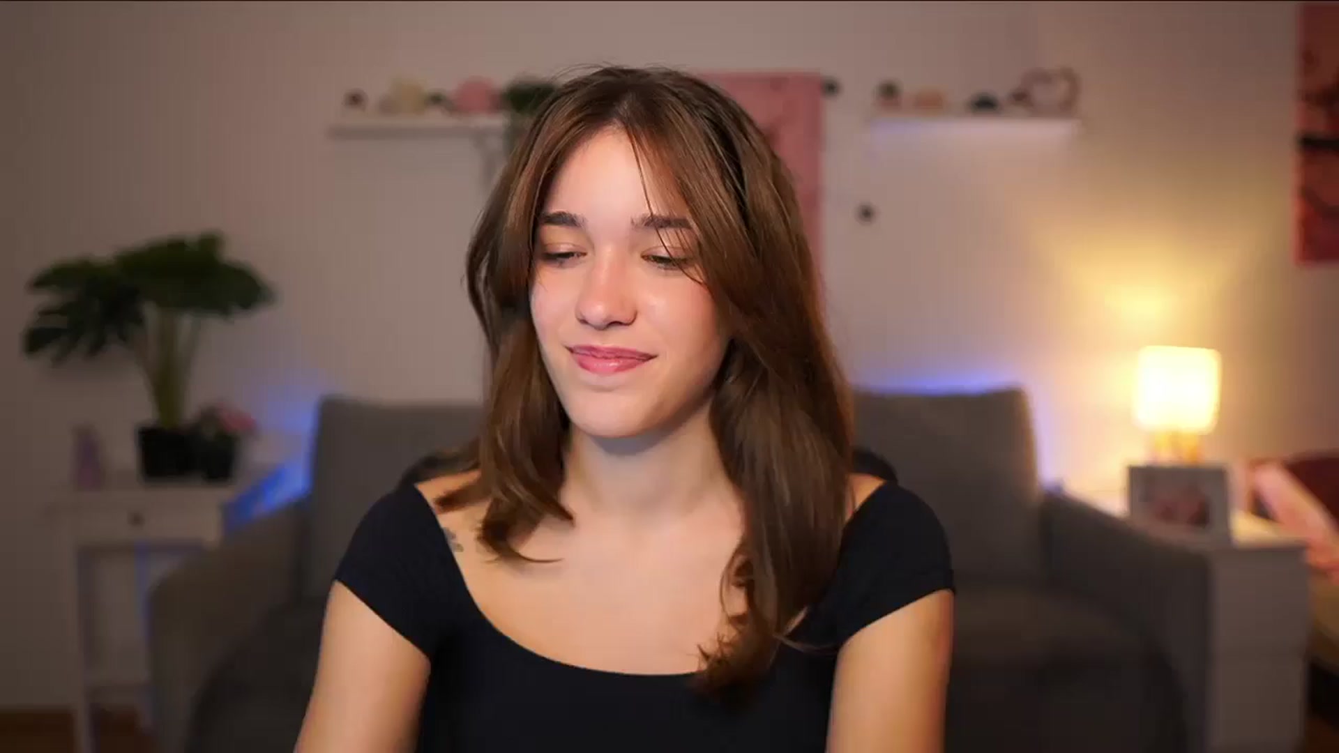 Gallery image thumbnail from Kissiecat's myfreecams stream on, 10/07/2025, 16:10 image 6 of 20