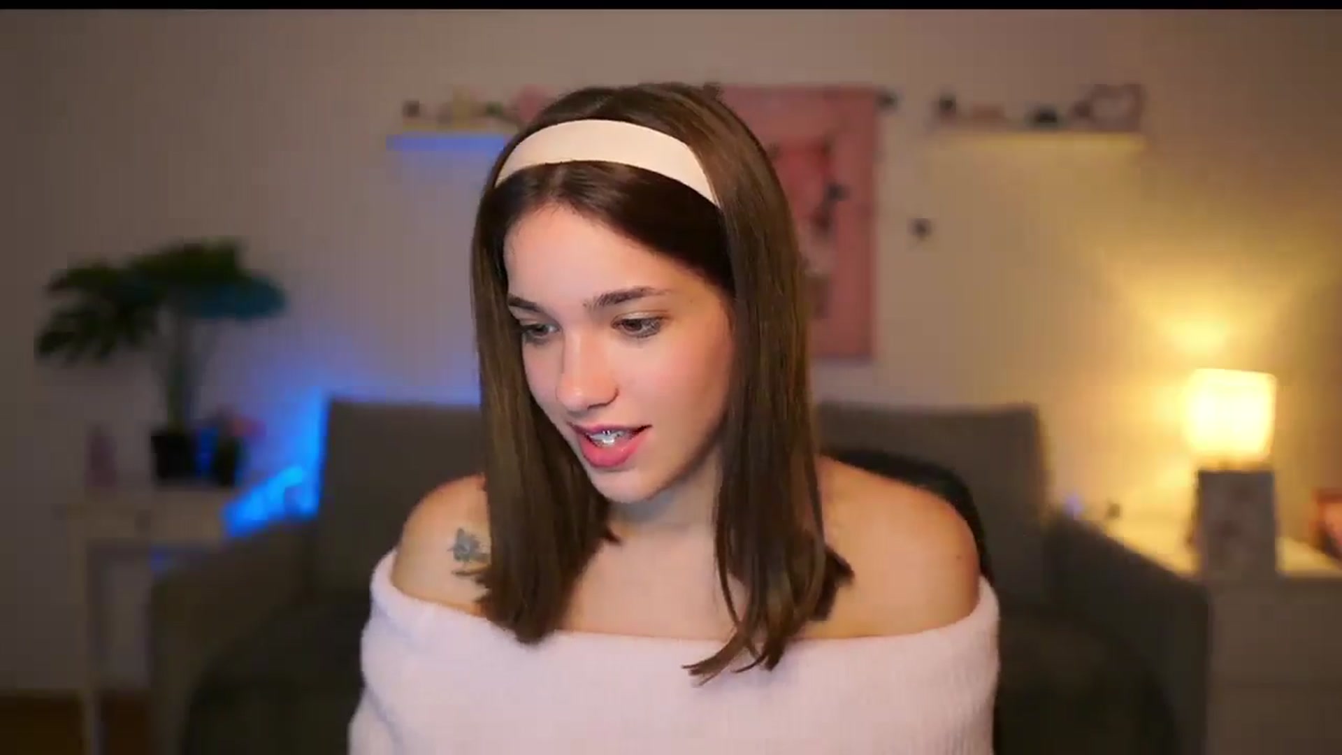 Gallery image thumbnail from Kissiecat's myfreecams stream on, 10/08/2025, 20:55 image 2 of 20