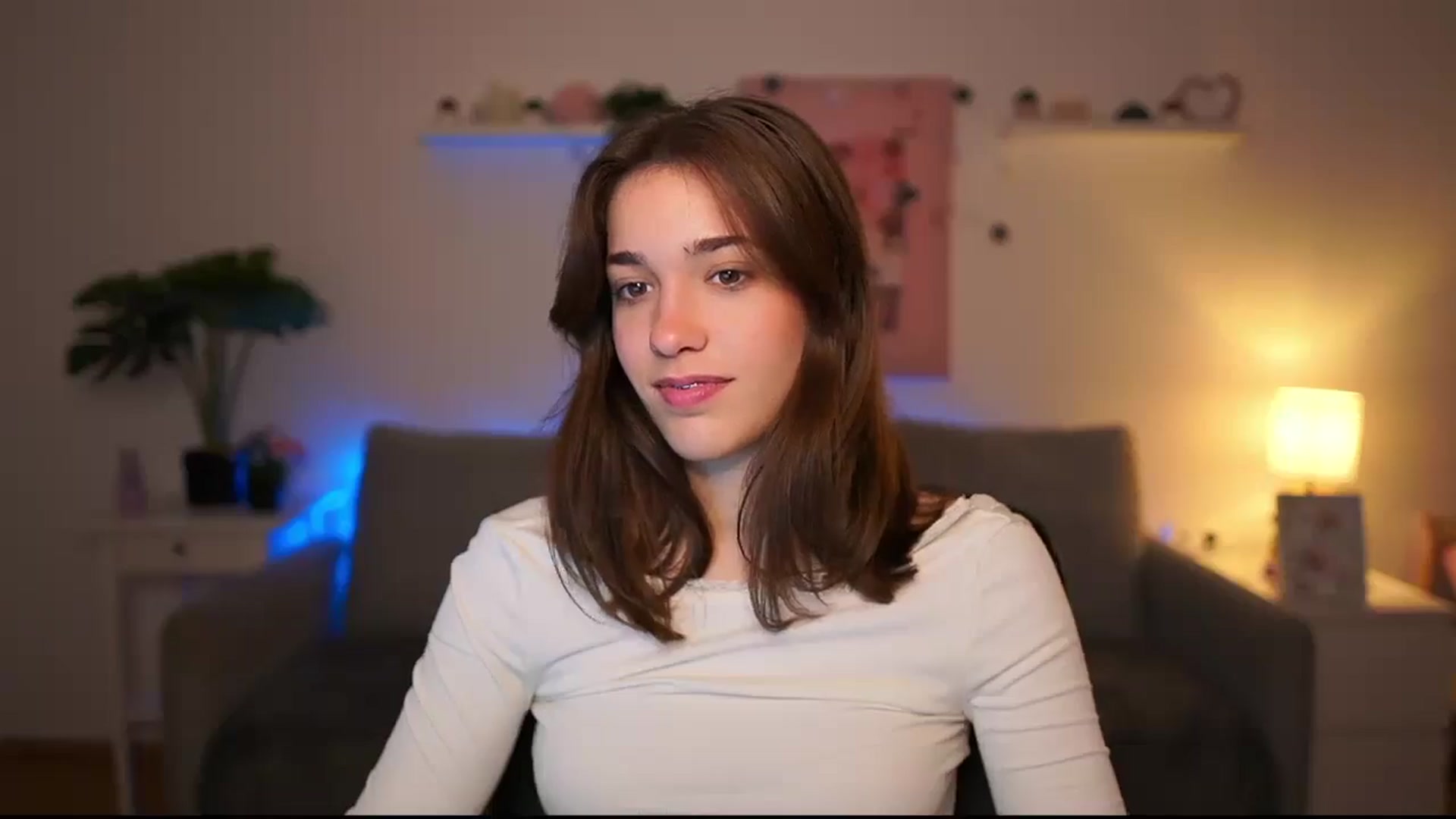 Gallery image thumbnail from Kissiecat's myfreecams stream on, 10/09/2025, 15:32 image 2 of 20