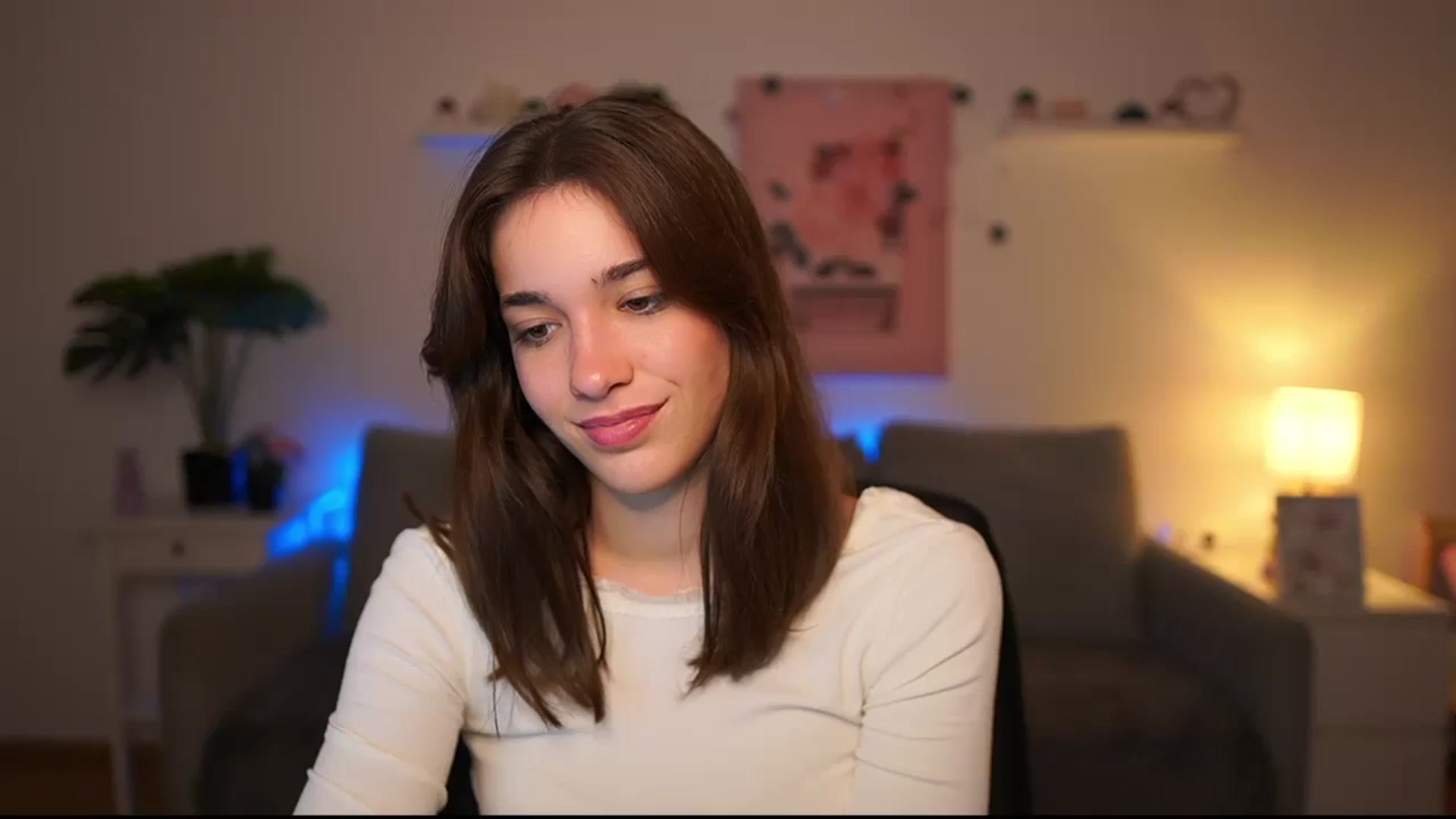 Gallery image thumbnail from Kissiecat's myfreecams stream on, 10/09/2025, 17:12 image 4 of 20