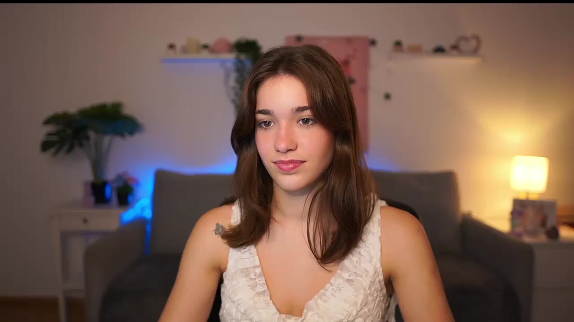 Gallery image thumbnail from Kissiecat's myfreecams stream on, 10/10/2025, 14:45 image 7 of 20
