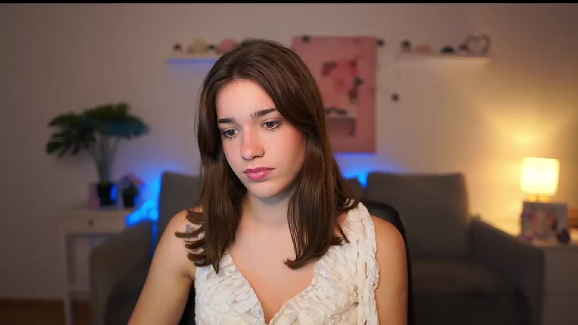 Gallery image thumbnail from Kissiecat's myfreecams stream on, 10/10/2025, 15:07 image 3 of 20