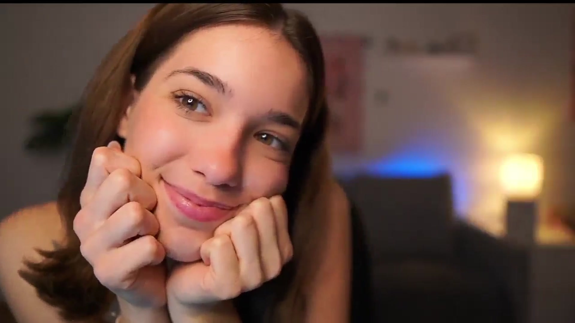 Gallery image thumbnail from Kissiecat's myfreecams stream on, 10/13/2025, 13:22 image 5 of 20
