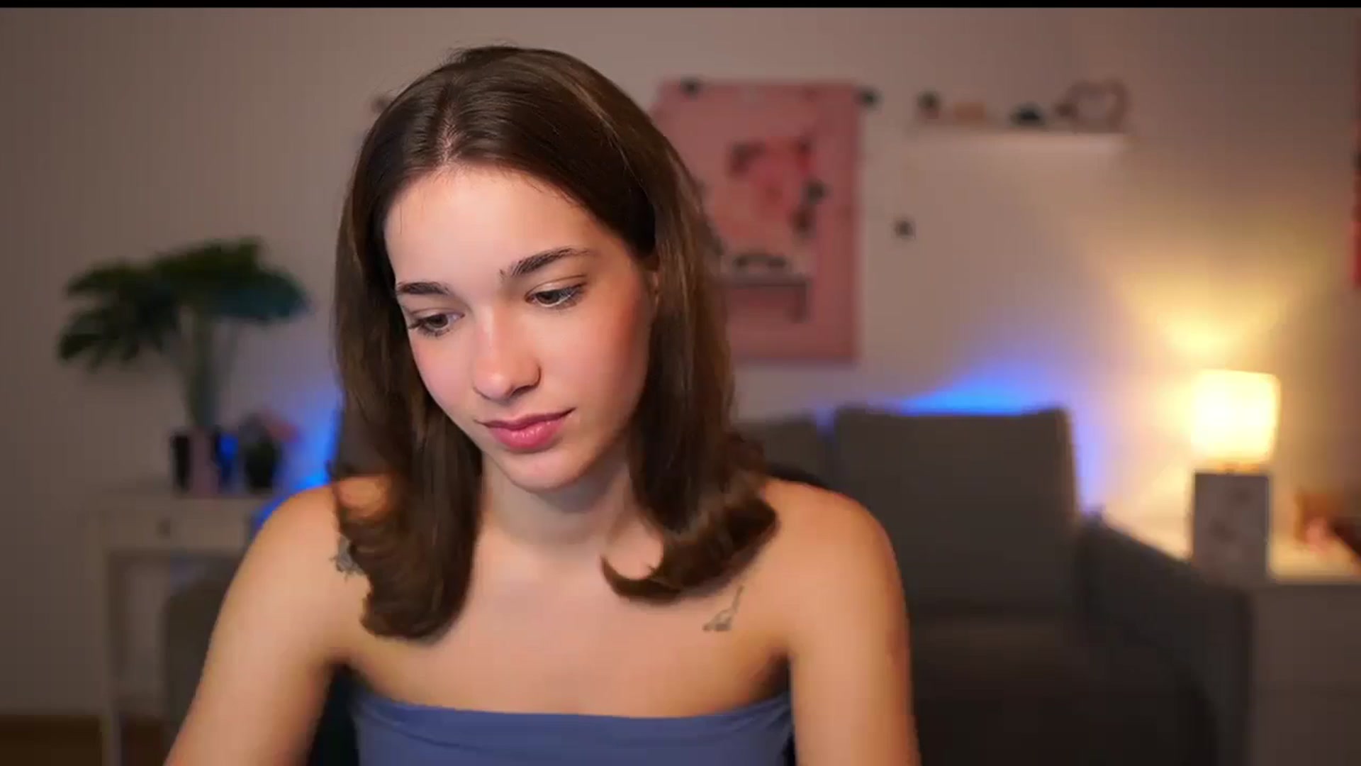 Gallery image thumbnail from Kissiecat's myfreecams stream on, 10/13/2025, 15:09 image 6 of 20