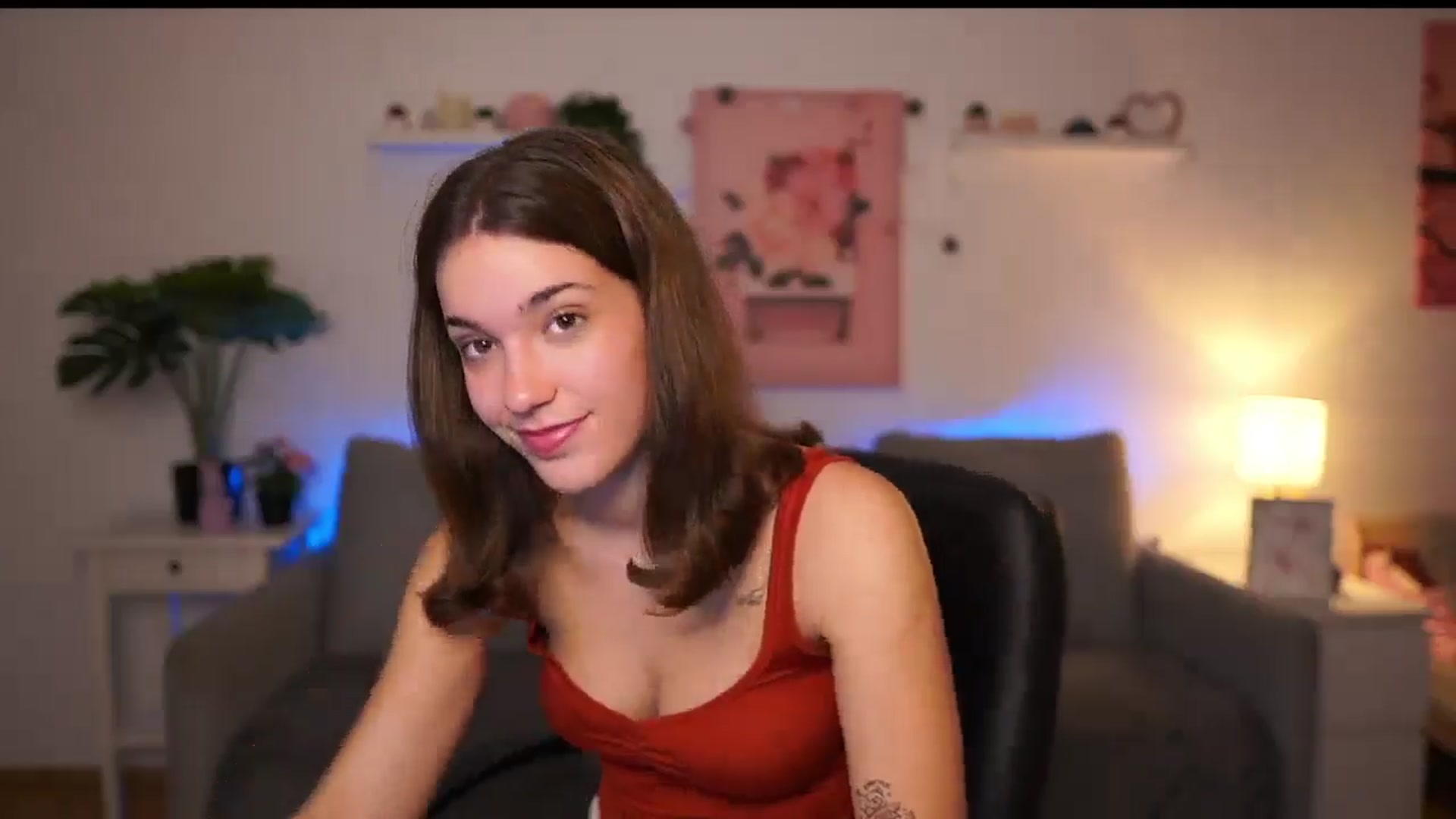 Gallery image thumbnail from Kissiecat's myfreecams stream on, 10/14/2025, 15:41 image 2 of 20