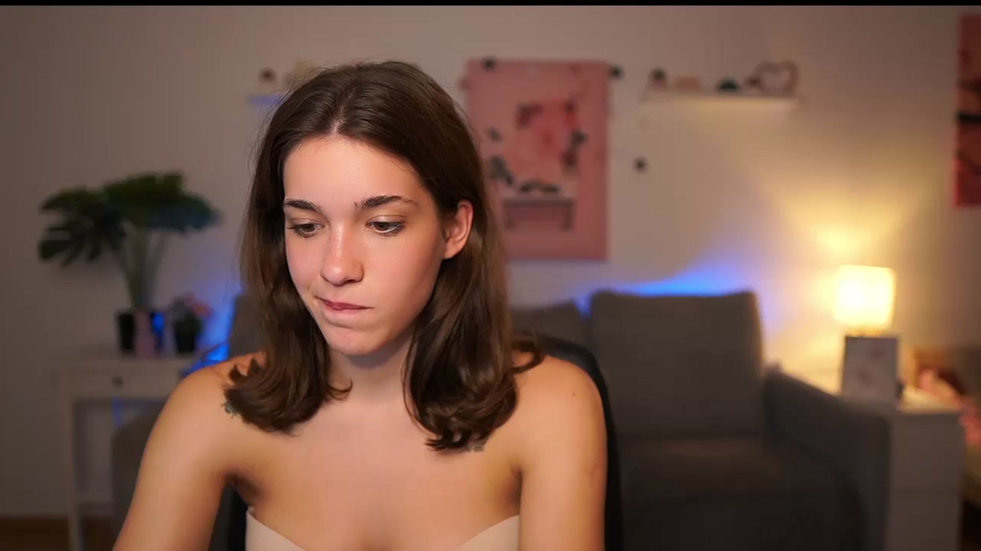 Gallery image thumbnail from Kissiecat's myfreecams stream on, 10/14/2025, 15:41 image 19 of 20