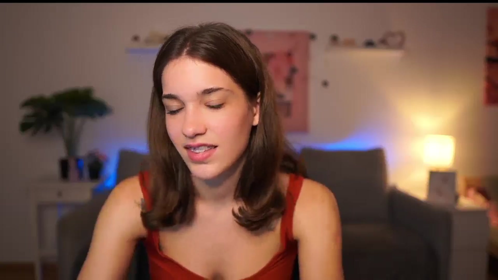 Gallery image thumbnail from Kissiecat's myfreecams stream on, 10/14/2025, 15:41 image 12 of 20