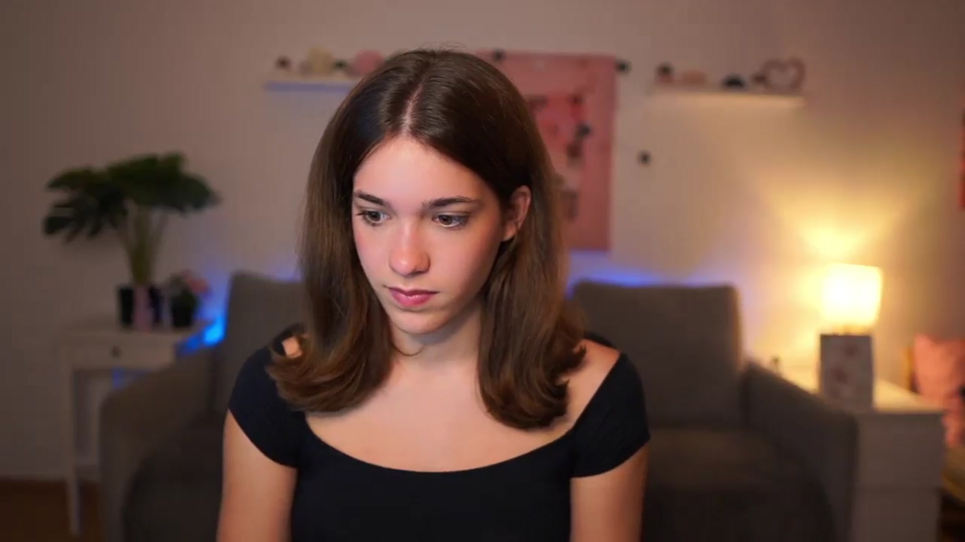 Gallery image thumbnail from Kissiecat's myfreecams stream on, 10/21/2025, 15:24 image 15 of 20