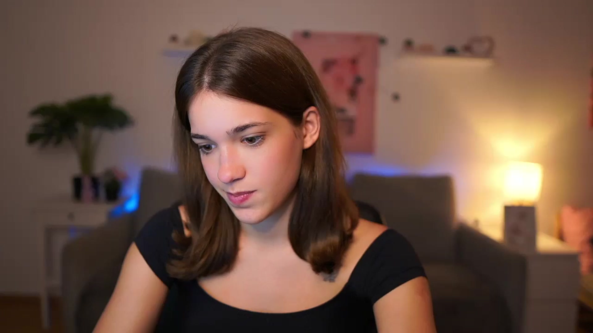 Gallery image thumbnail from Kissiecat's myfreecams stream on, 10/21/2025, 15:24 image 12 of 20
