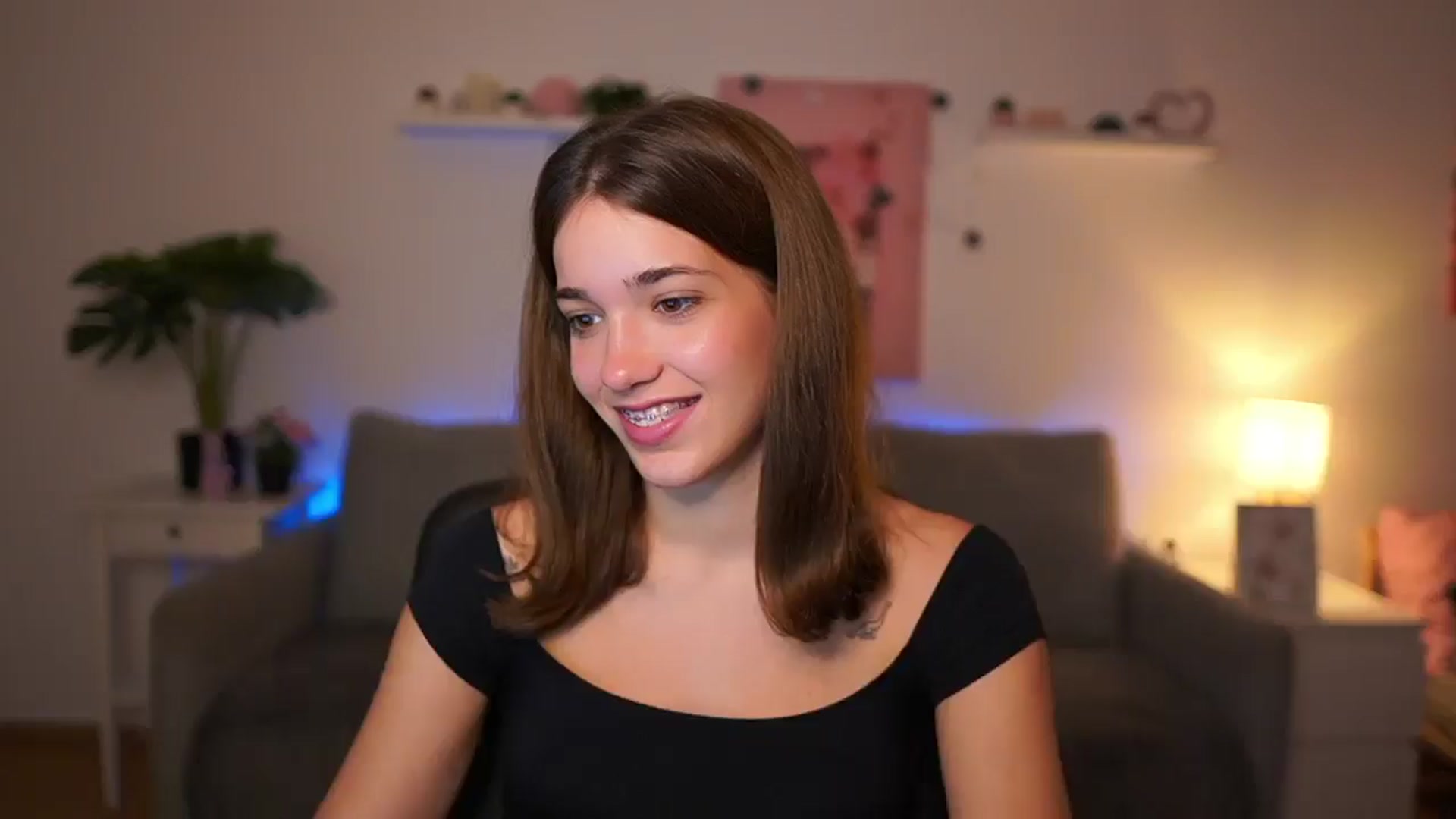 Gallery image thumbnail from Kissiecat's myfreecams stream on, 10/21/2025, 15:24 image 3 of 20
