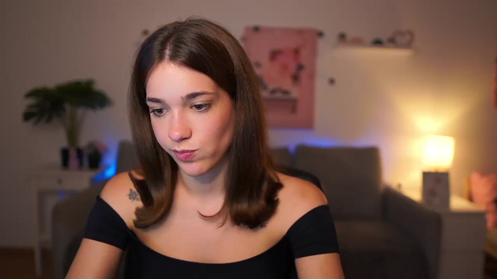 Gallery image thumbnail from Kissiecat's myfreecams stream on, 10/21/2025, 16:17 image 2 of 20