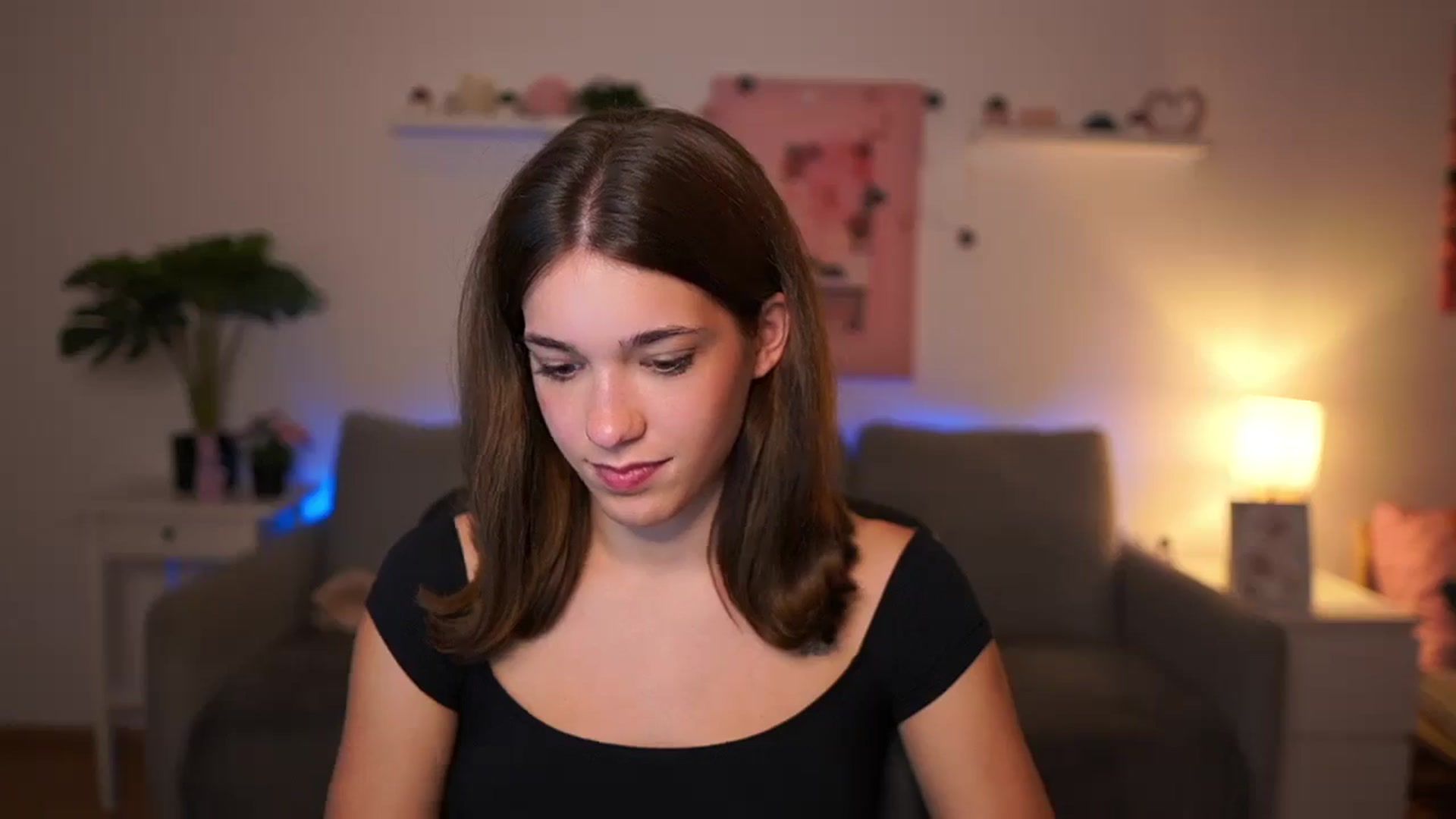 Gallery image thumbnail from Kissiecat's myfreecams stream on, 10/21/2025, 16:17 image 17 of 20