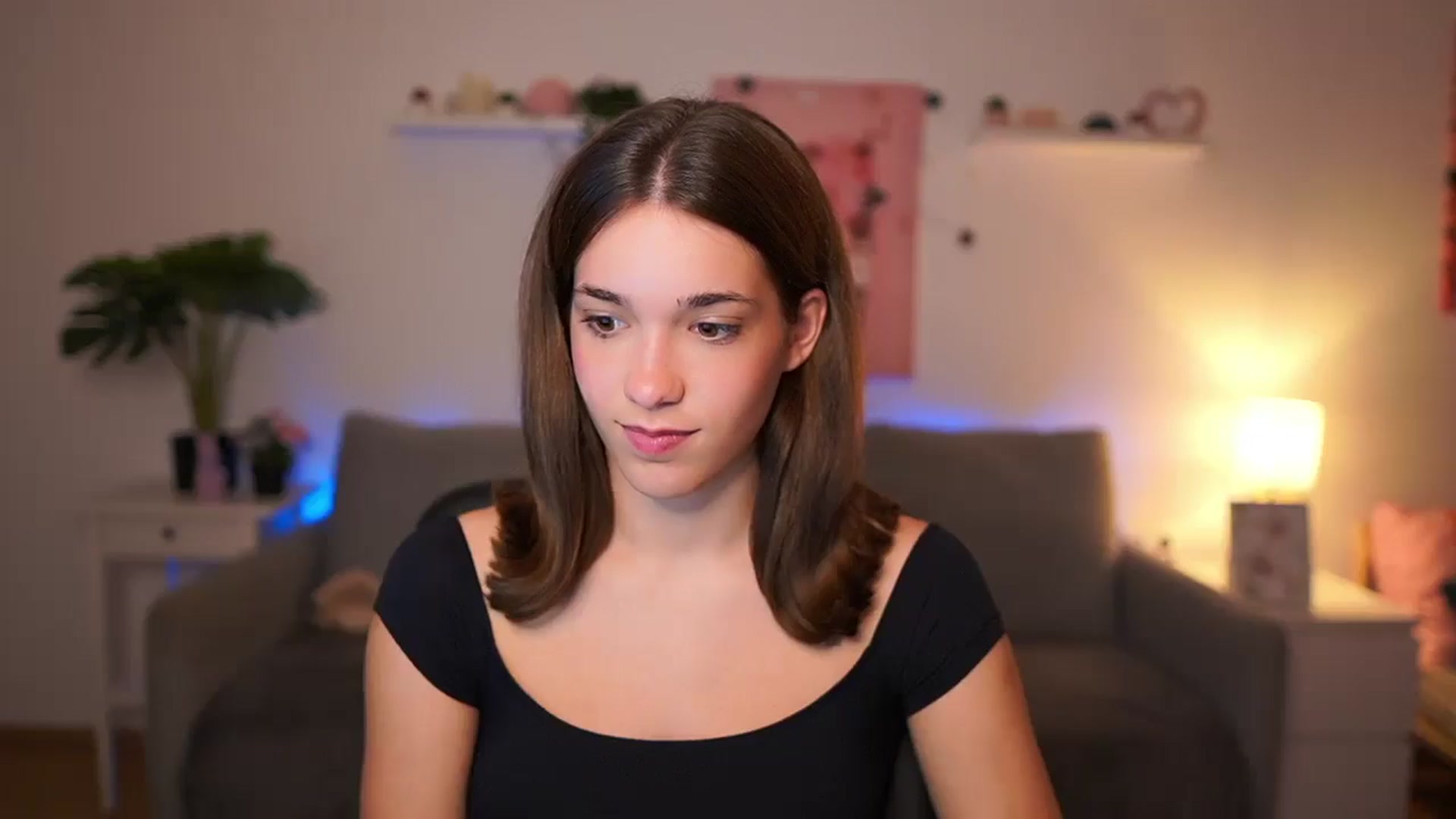 Gallery image thumbnail from Kissiecat's myfreecams stream on, 10/21/2025, 16:17 image 14 of 20