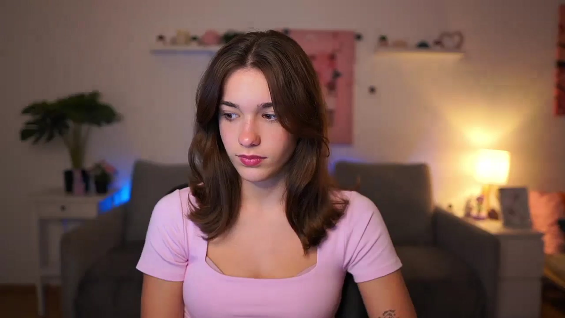 Gallery image thumbnail from Kissiecat's myfreecams stream on, 10/22/2025, 14:06 image 2 of 20