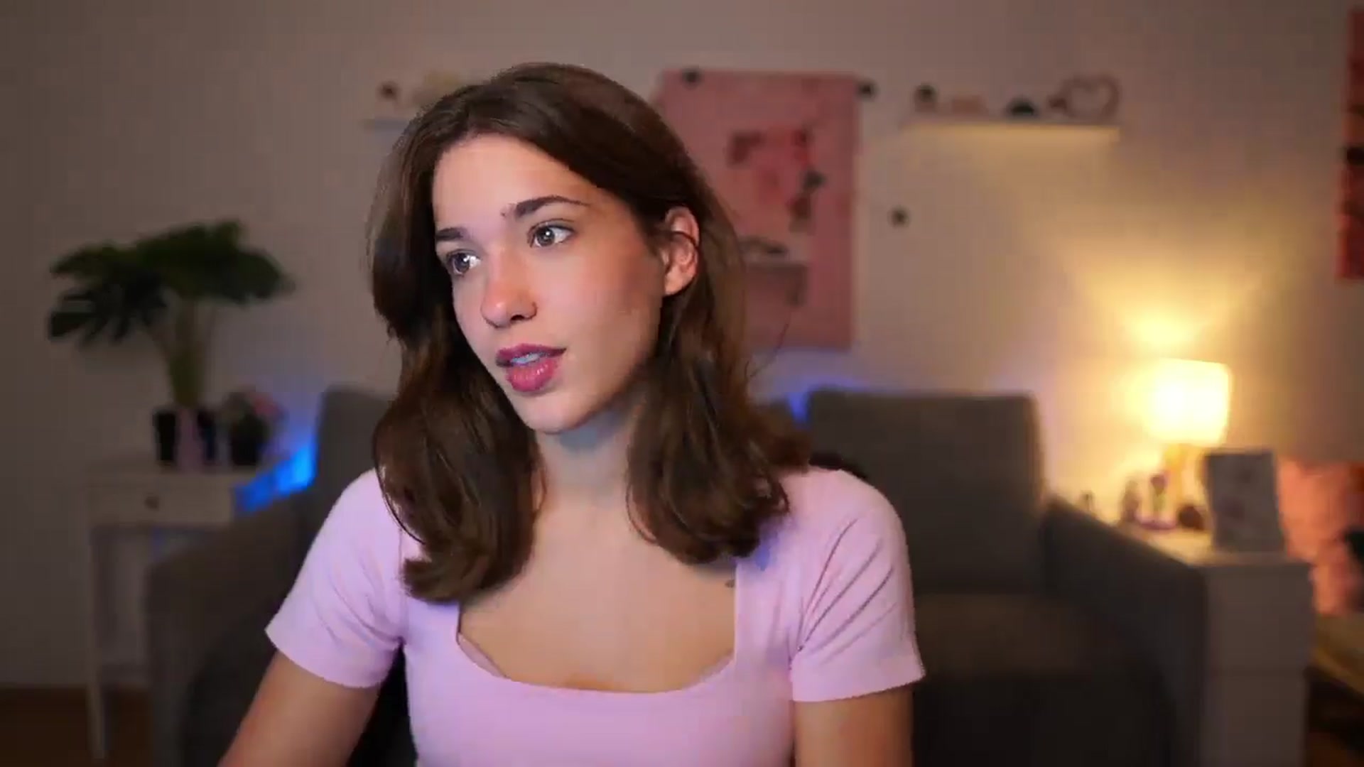 Gallery image thumbnail from Kissiecat's myfreecams stream on, 10/22/2025, 14:06 image 5 of 20