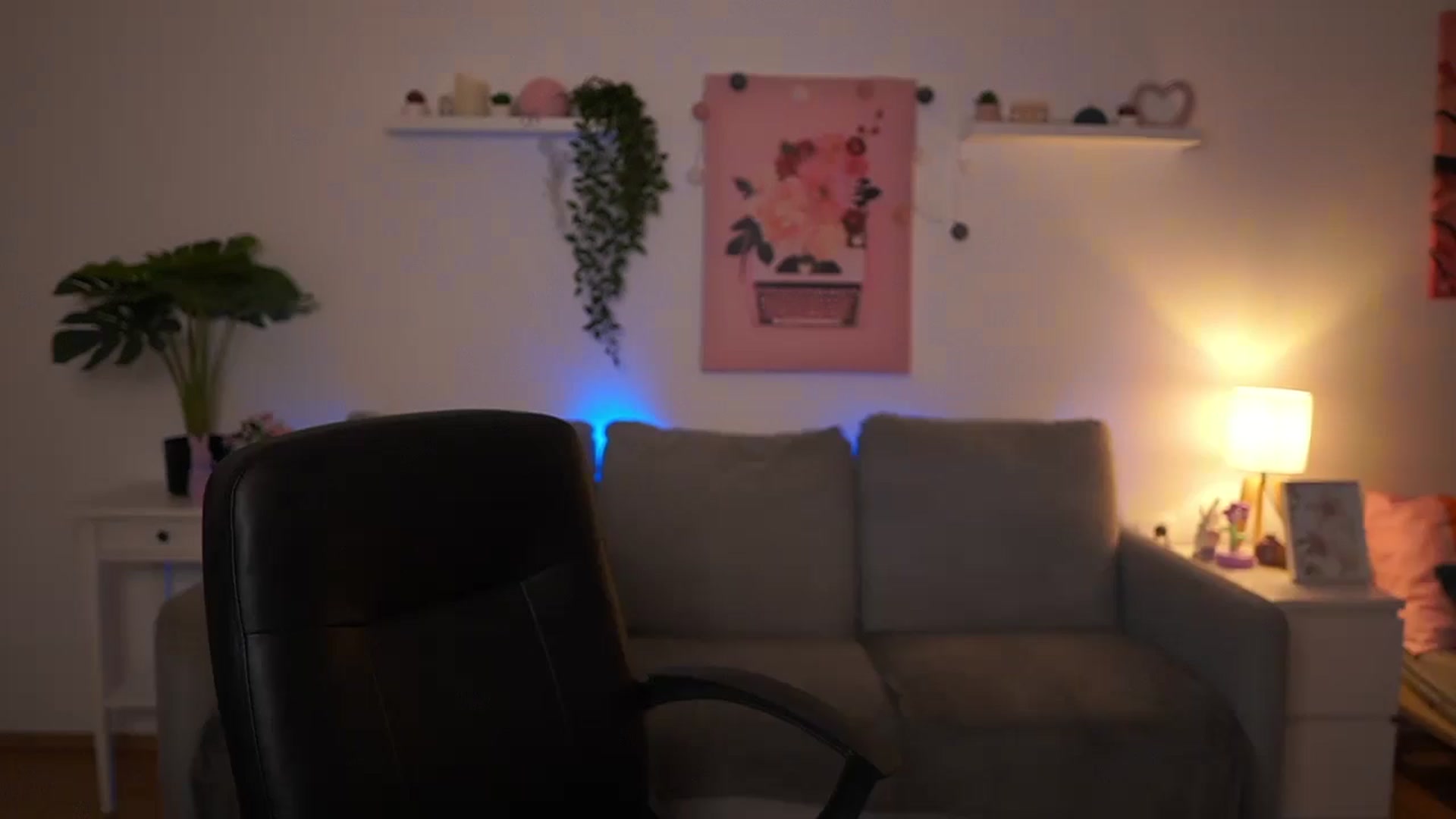 Gallery image thumbnail from Kissiecat's myfreecams stream on, 10/22/2025, 14:06 image 7 of 20