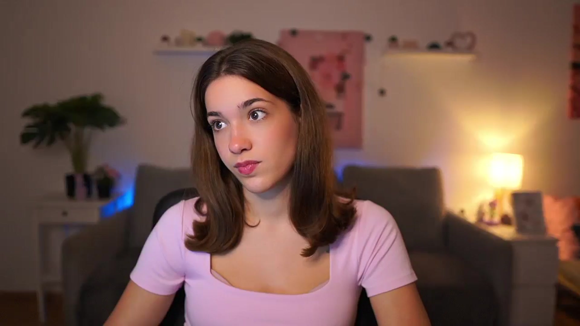Gallery image thumbnail from Kissiecat's myfreecams stream on, 10/22/2025, 14:06 image 12 of 20