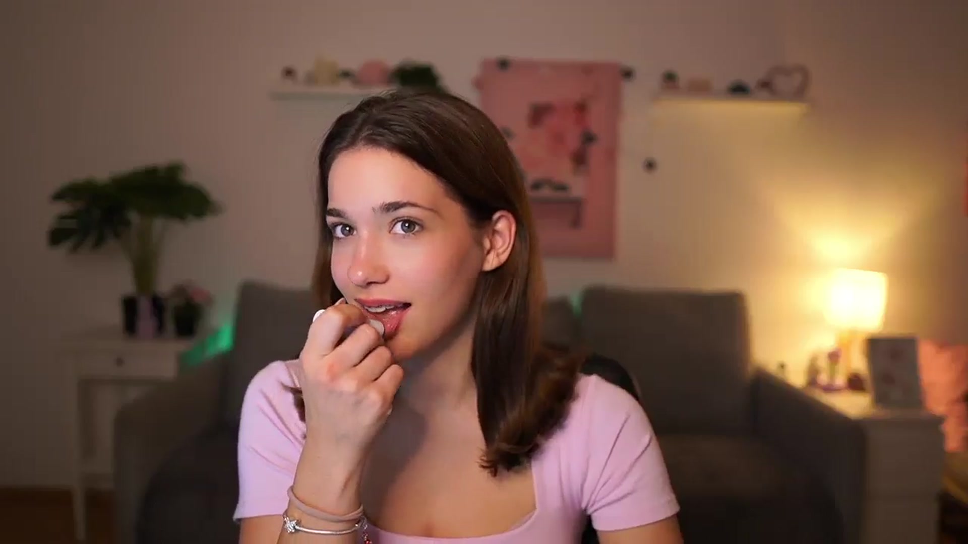 Gallery image thumbnail from Kissiecat's myfreecams stream on, 10/22/2025, 17:04 image 5 of 20