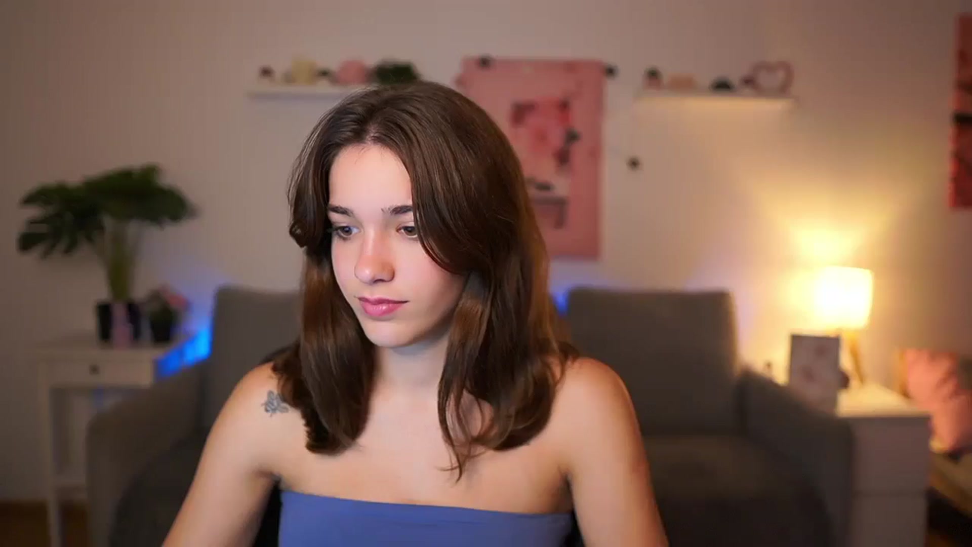 Gallery image thumbnail from Kissiecat's myfreecams stream on, 10/23/2025, 13:51 image 9 of 20