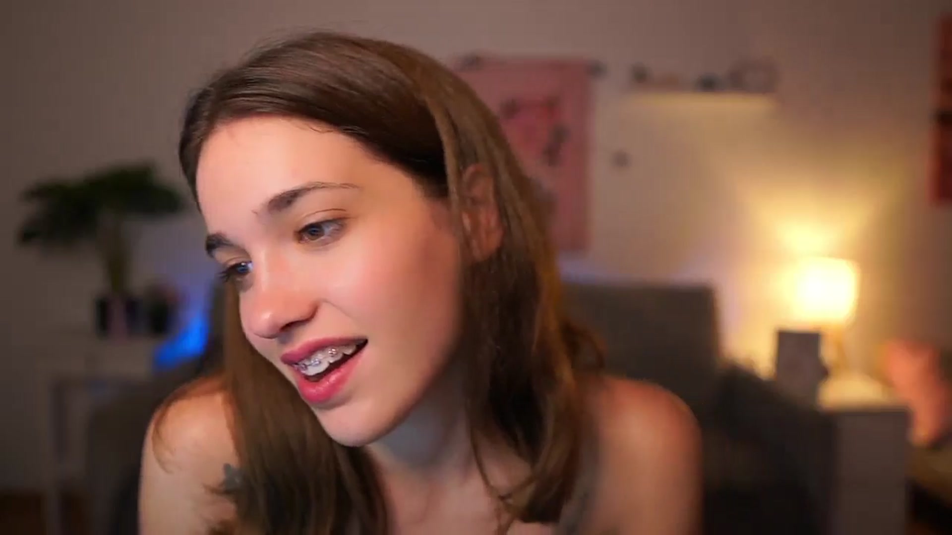Gallery image thumbnail from Kissiecat's myfreecams stream on, 10/23/2025, 16:46 image 8 of 20