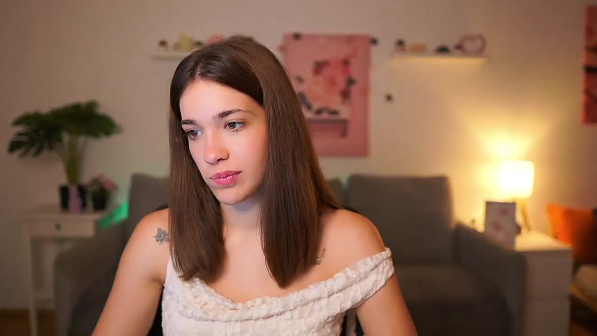 Gallery image thumbnail from Kissiecat's myfreecams stream on, 10/24/2025, 13:46 image 18 of 20
